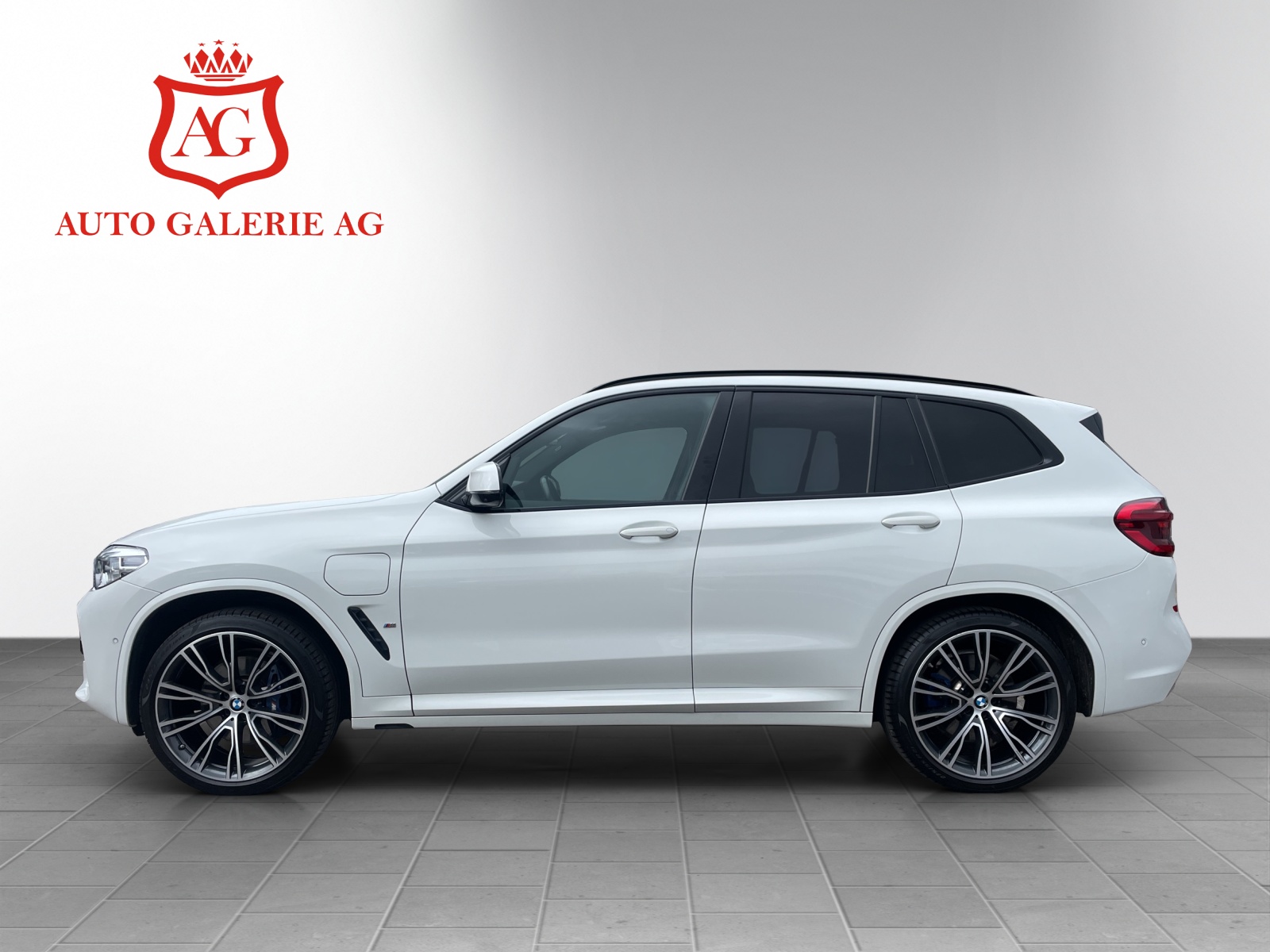 BMW X3 xDrive 30e M Sport-showroom-element-1