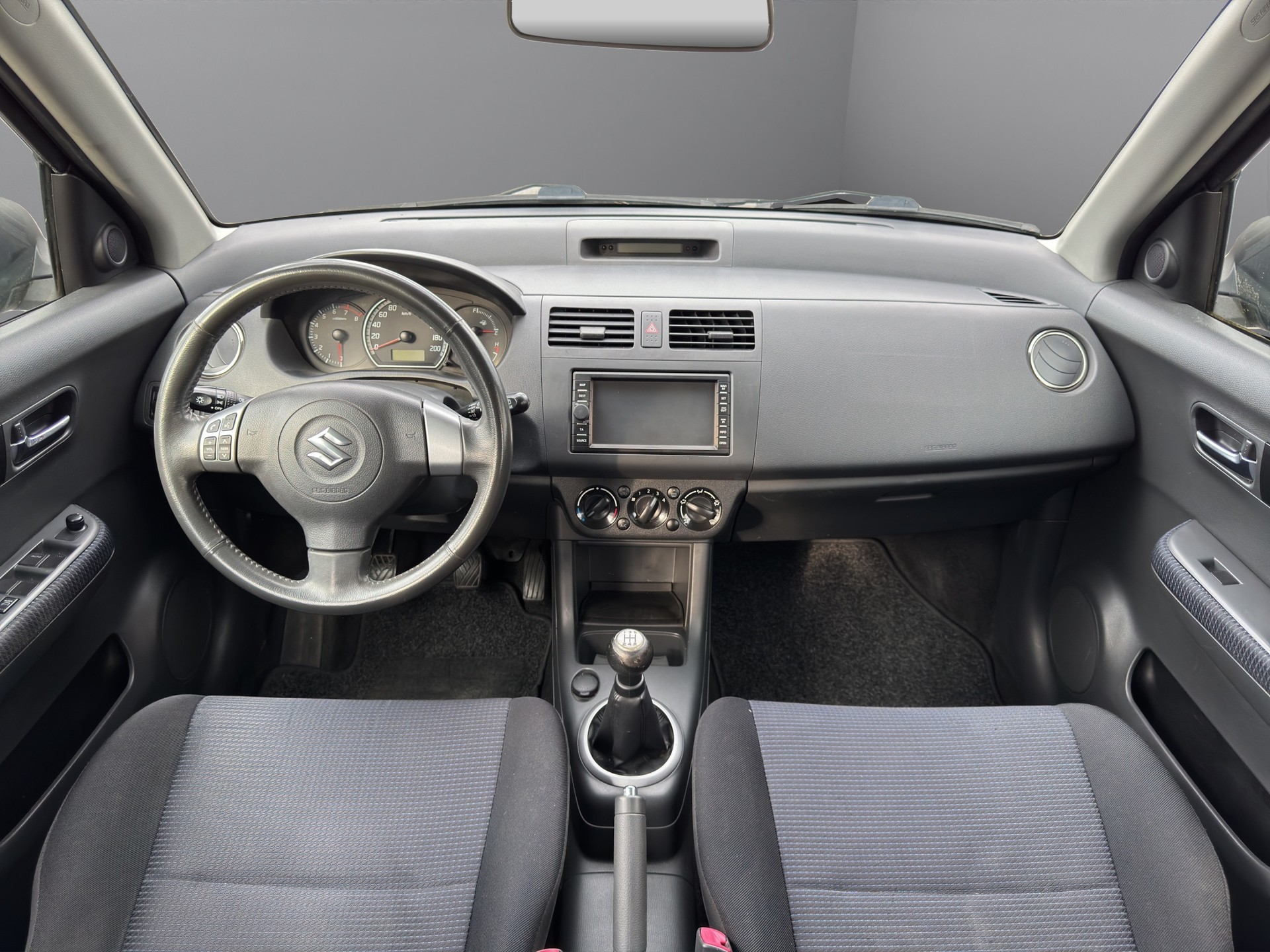 SUZUKI Swift 1.3i 16V GL Top 4x4-image-14