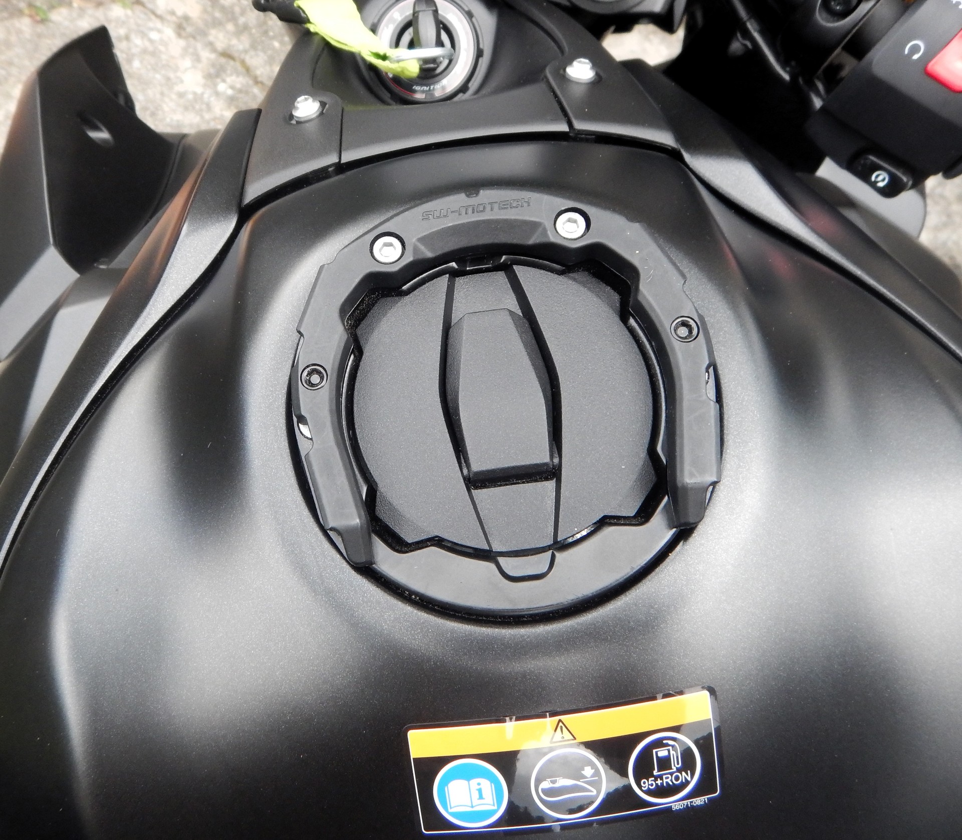 KAWASAKI Z 900-image-8