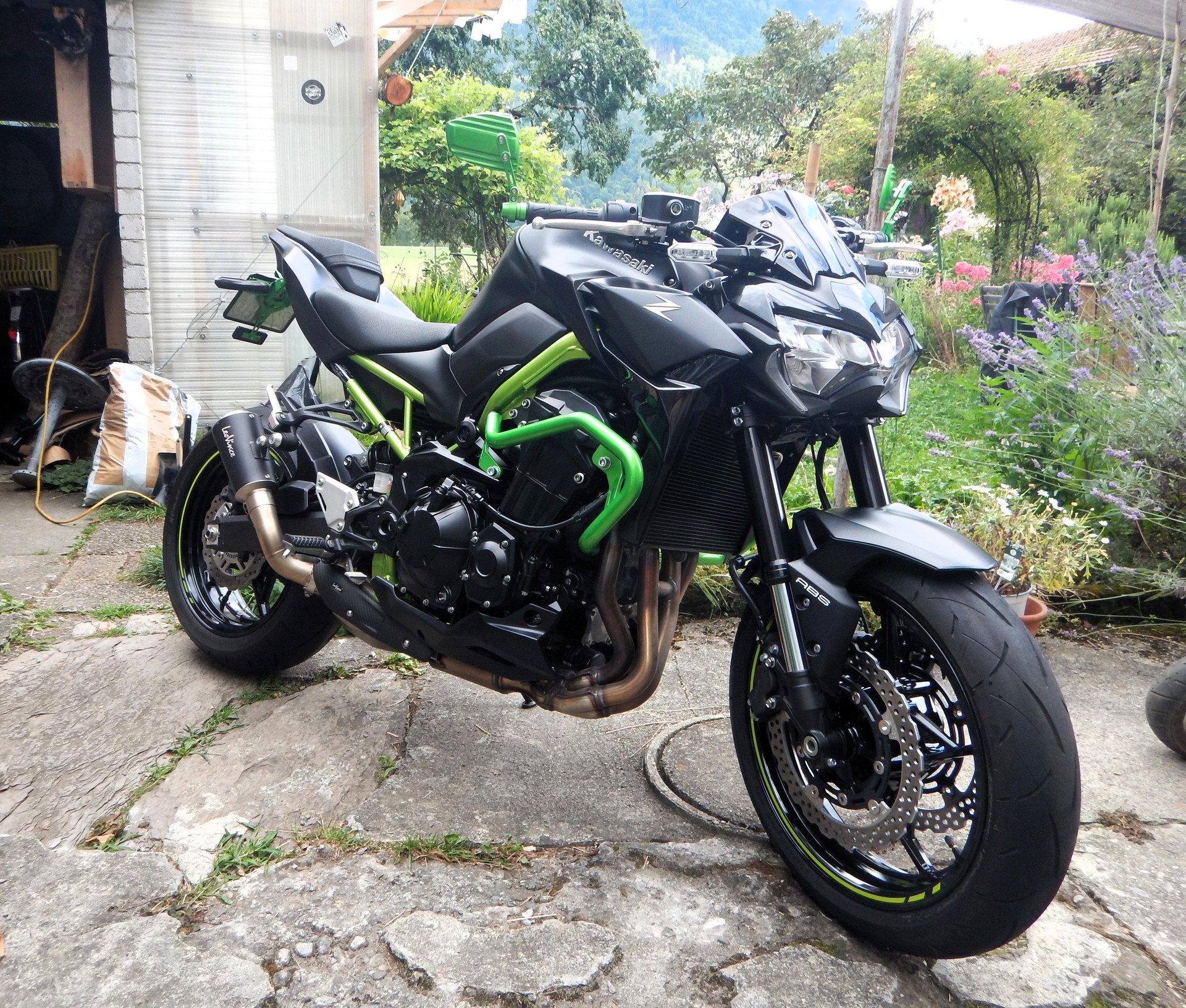 KAWASAKI Z 900-image-1