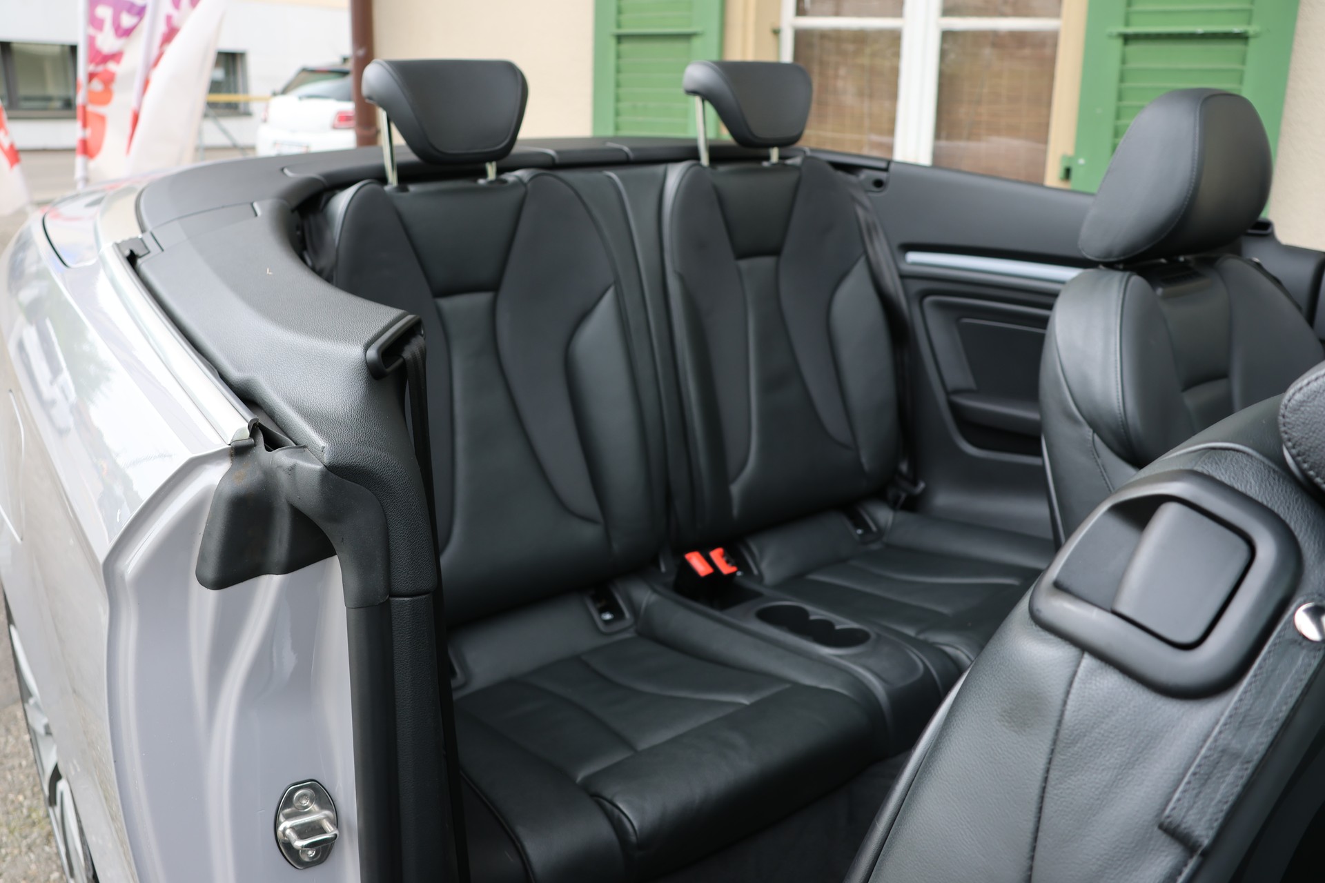 AUDI A3 Cabriolet 1.8 TFSI Ambition quattro S-tronic-image-13