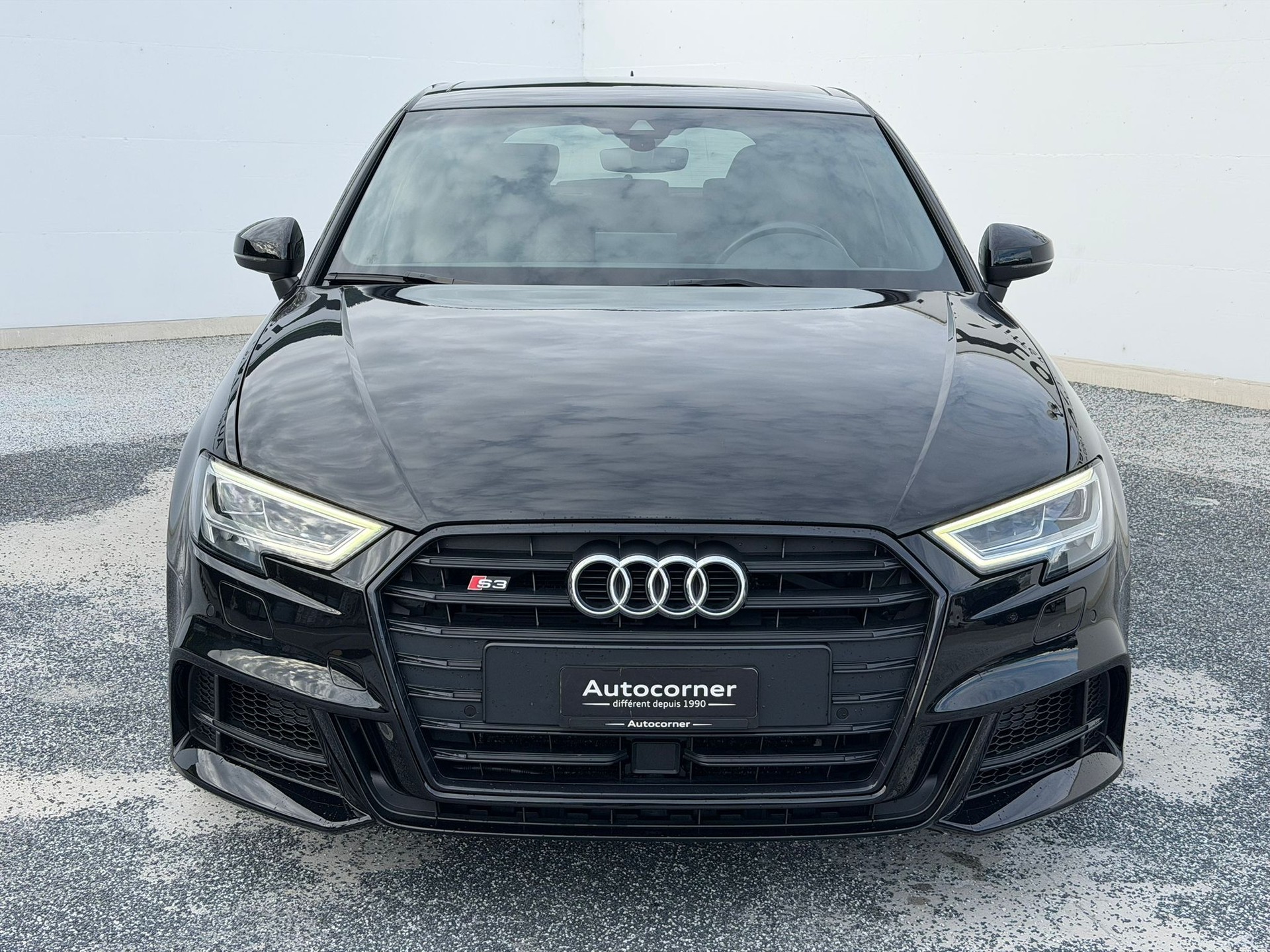 AUDI S3 Sportback 2.0 TFSI quattro S-tronic-showroom-element-1