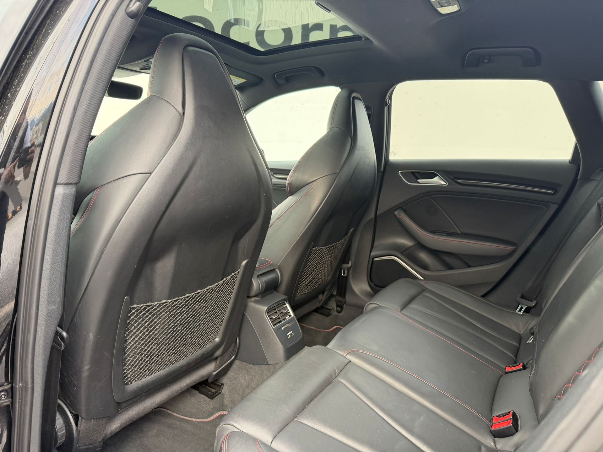 AUDI S3 Sportback 2.0 TFSI quattro S-tronic-image-9
