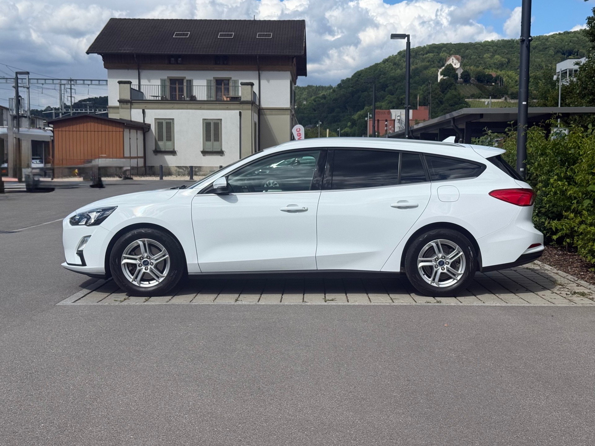 FORD Focus 1.0 SCTi Cool Connect-showroom-element-1