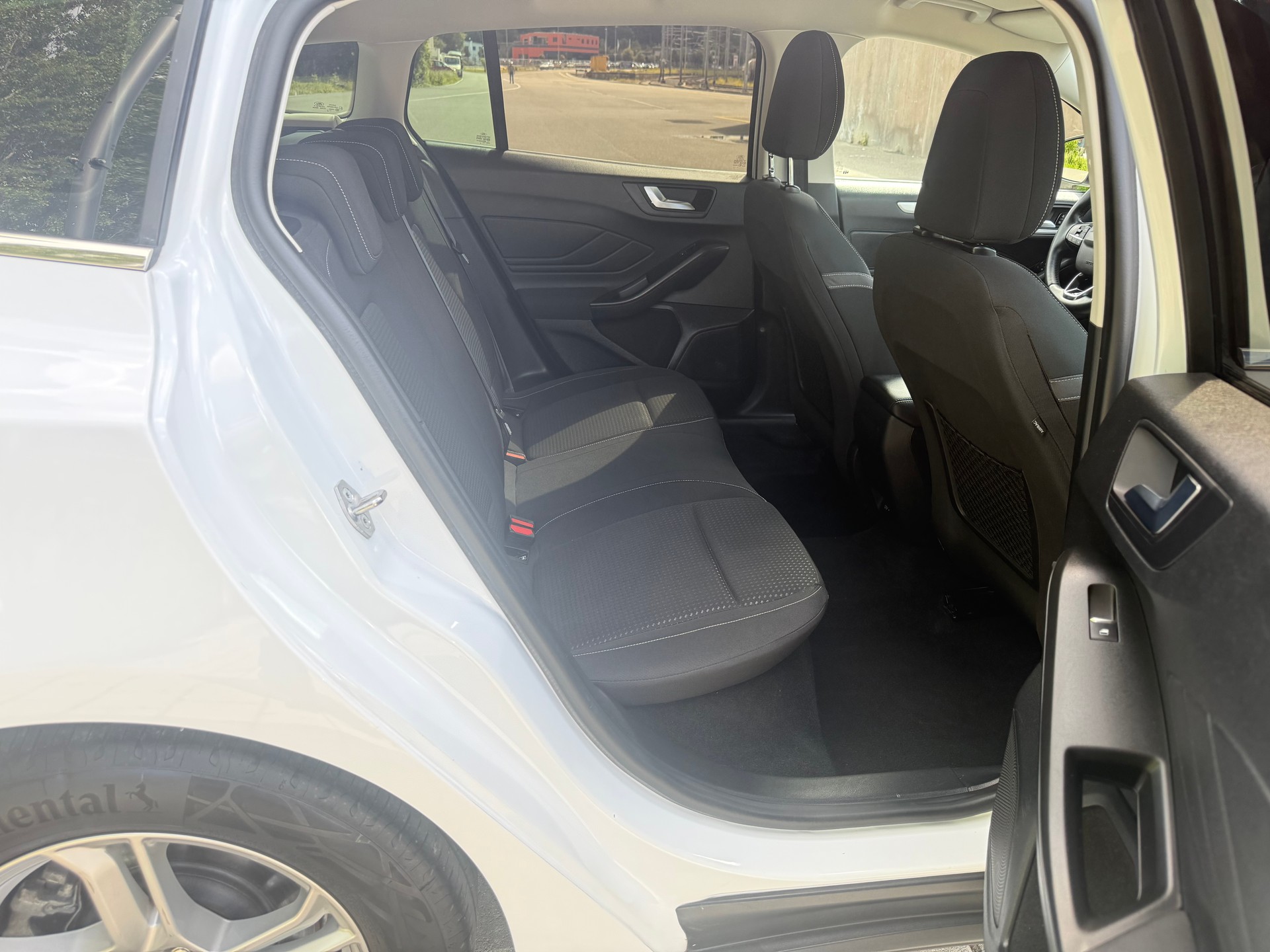 FORD Focus 1.0 SCTi Cool Connect-image-11