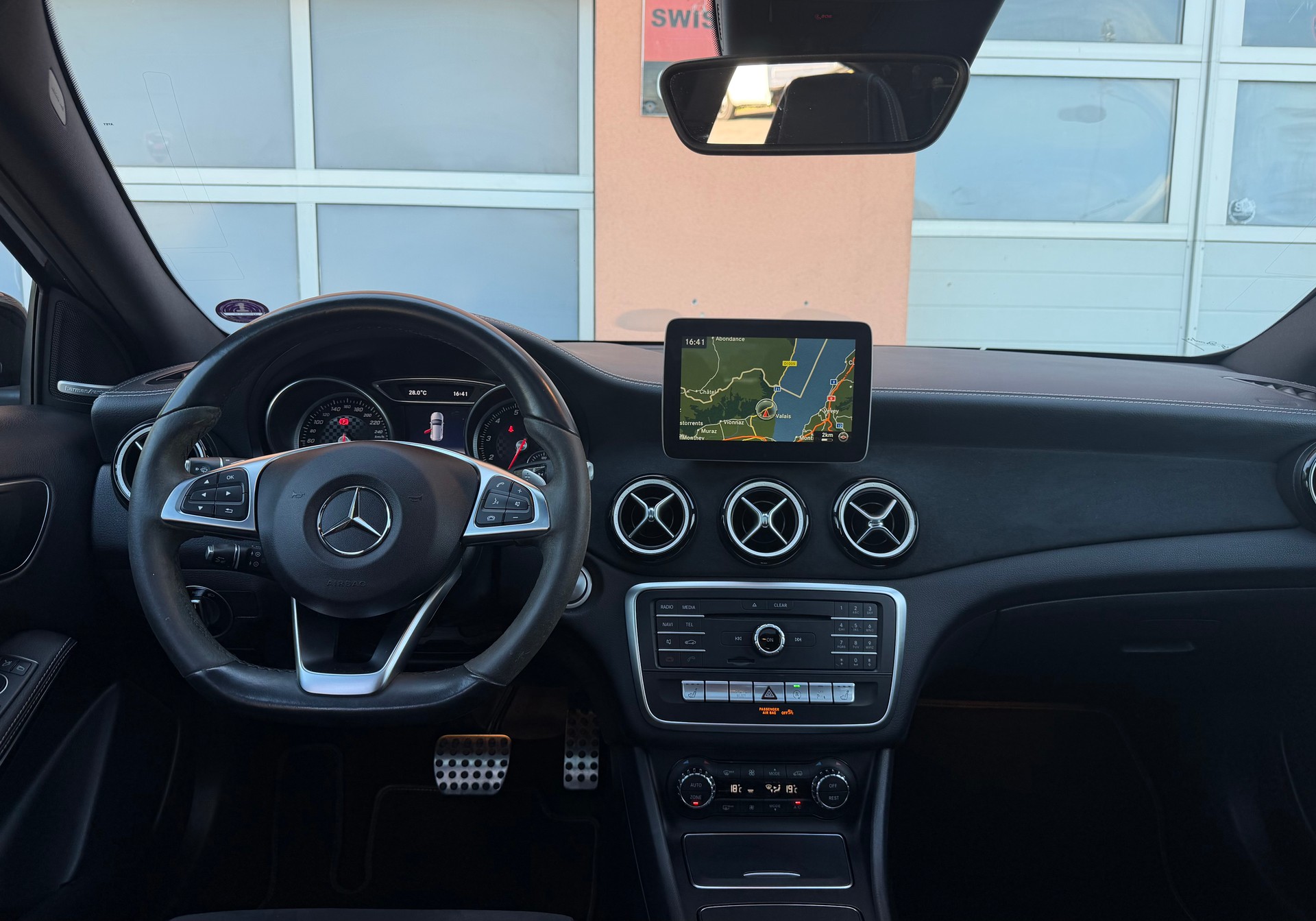 MERCEDES-BENZ A 250 Edition AMG line 4Matic 7G-DCT-image-8