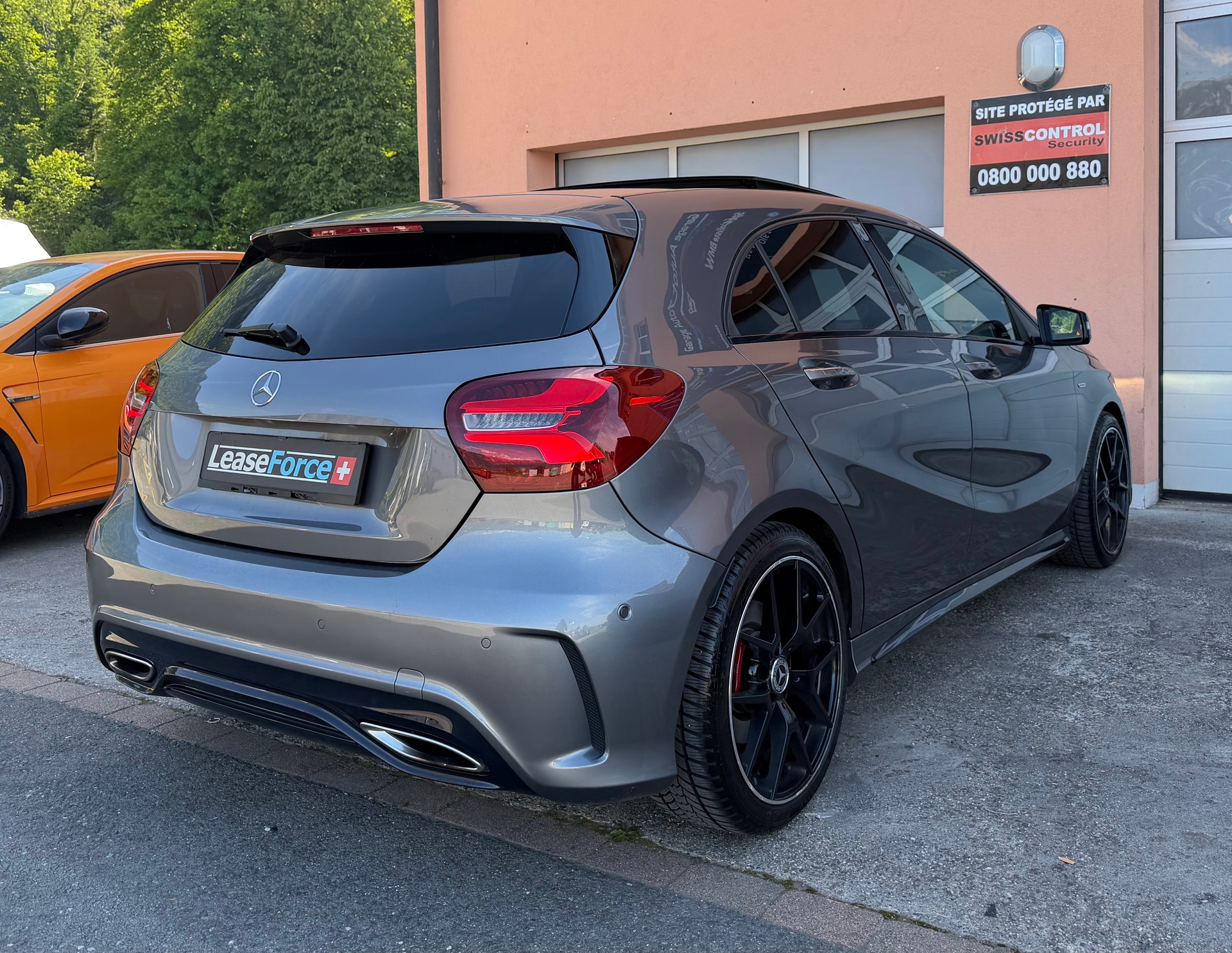 MERCEDES-BENZ A 250 Edition AMG line 4Matic 7G-DCT-showroom-element-3