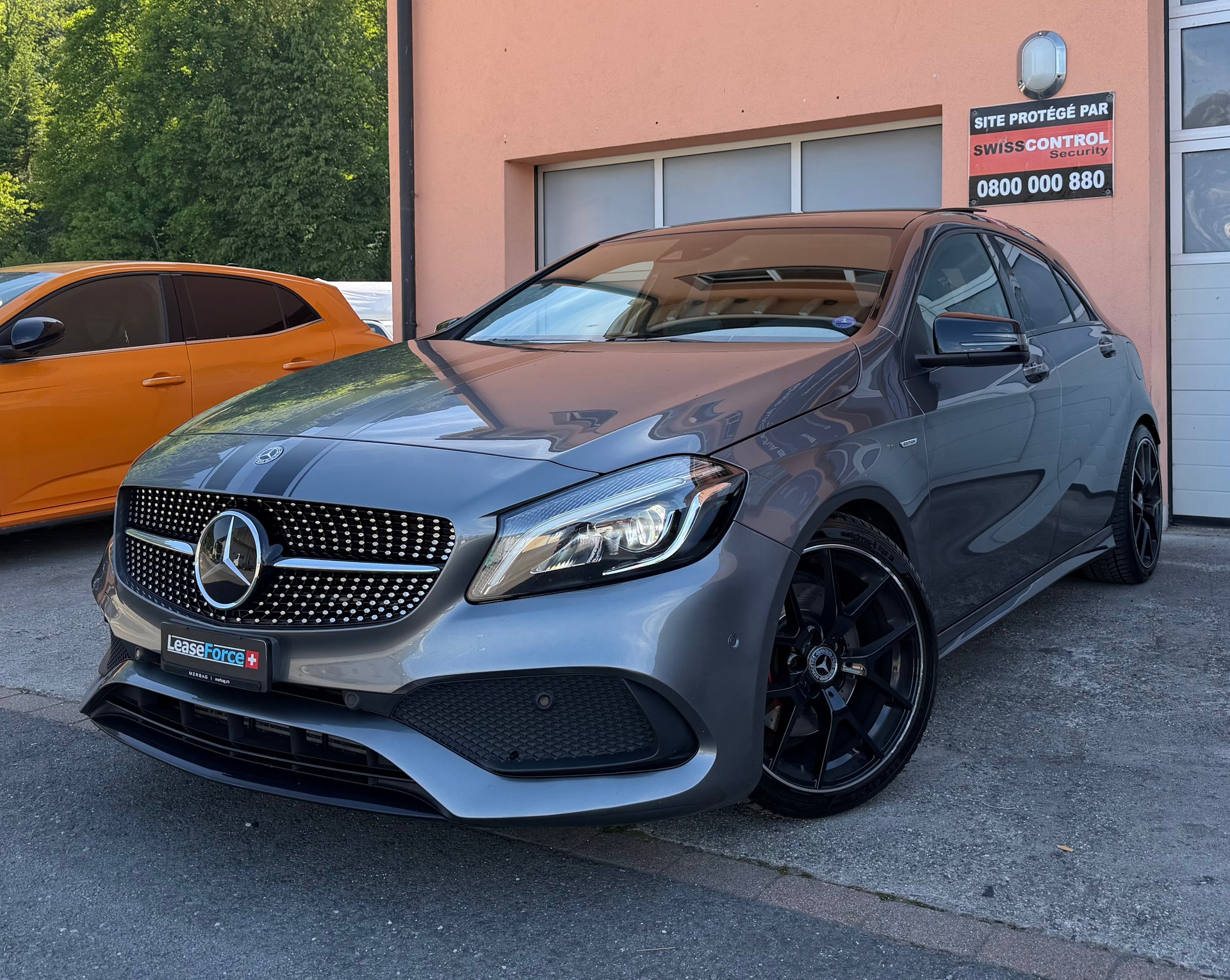 MERCEDES-BENZ A 250 Edition AMG line 4Matic 7G-DCT-showroom-element-1