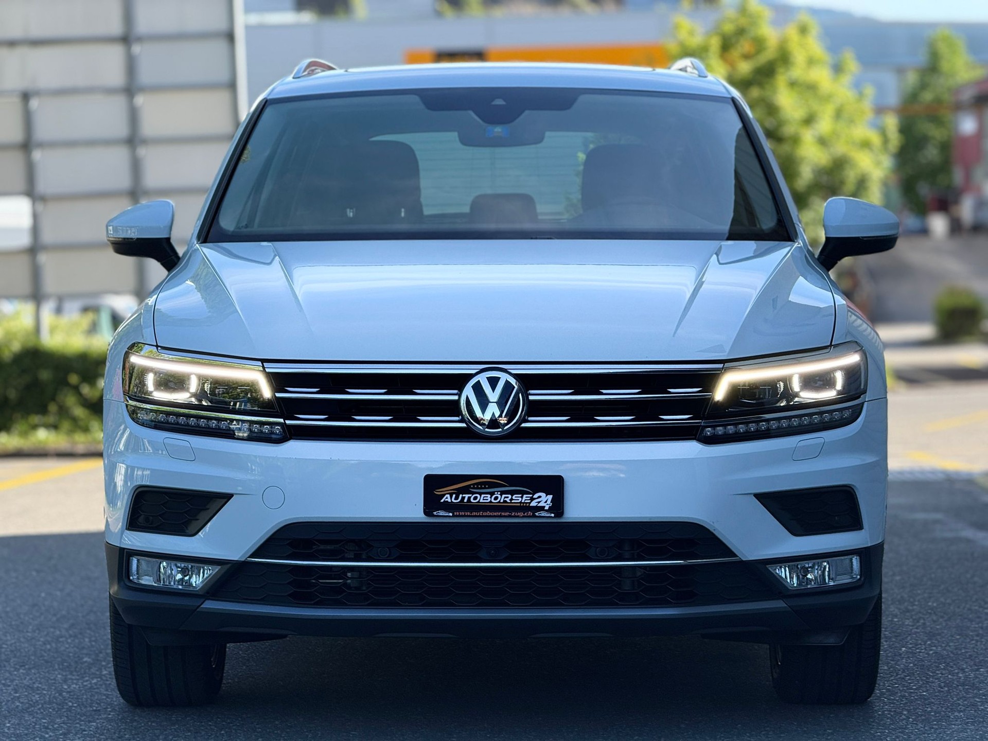 VW Tiguan 2.0 TSI Highline DSG-showroom-element-2