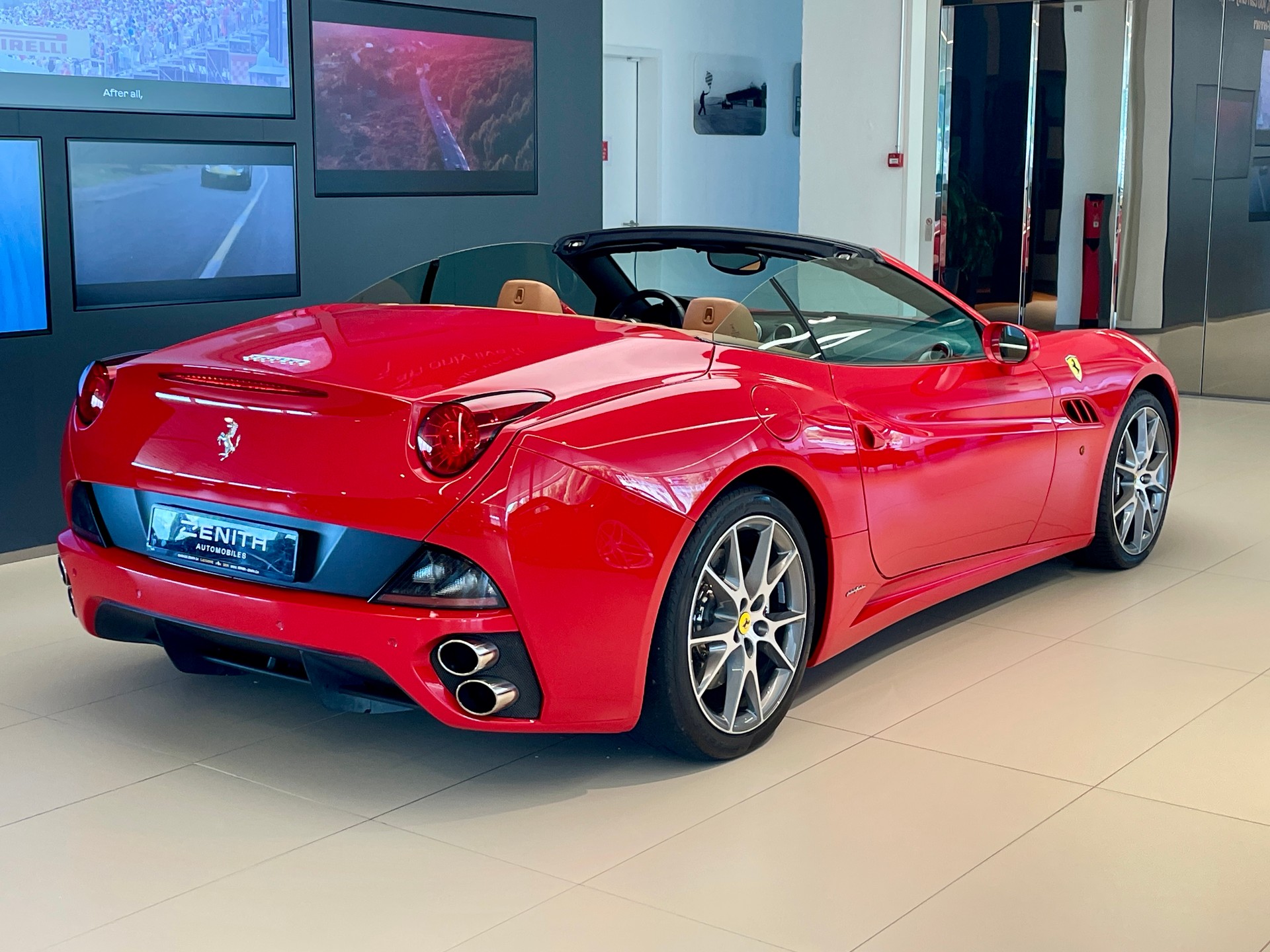 FERRARI California Trenta 490 cv-image-4