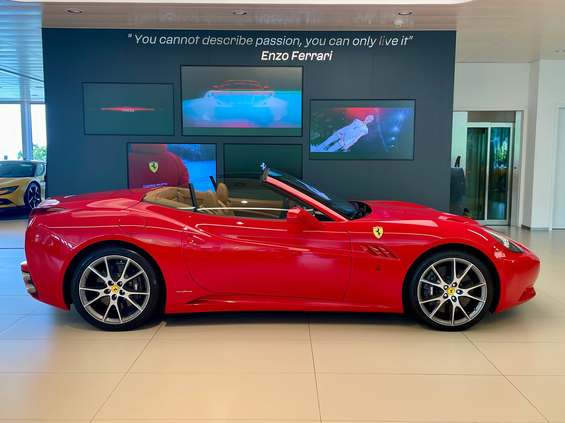FERRARI California Trenta 490 cv-image-3