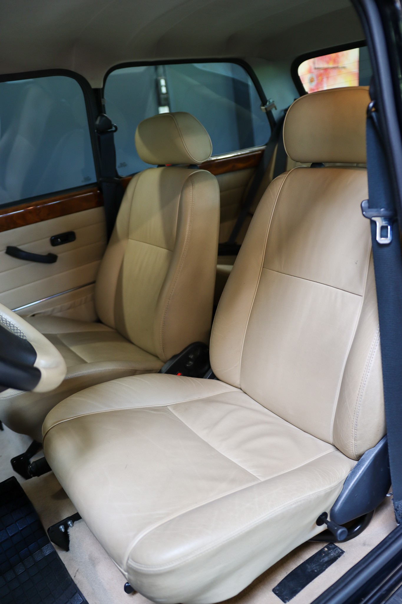 MINI Cooper 1.3i High Specification-image-10