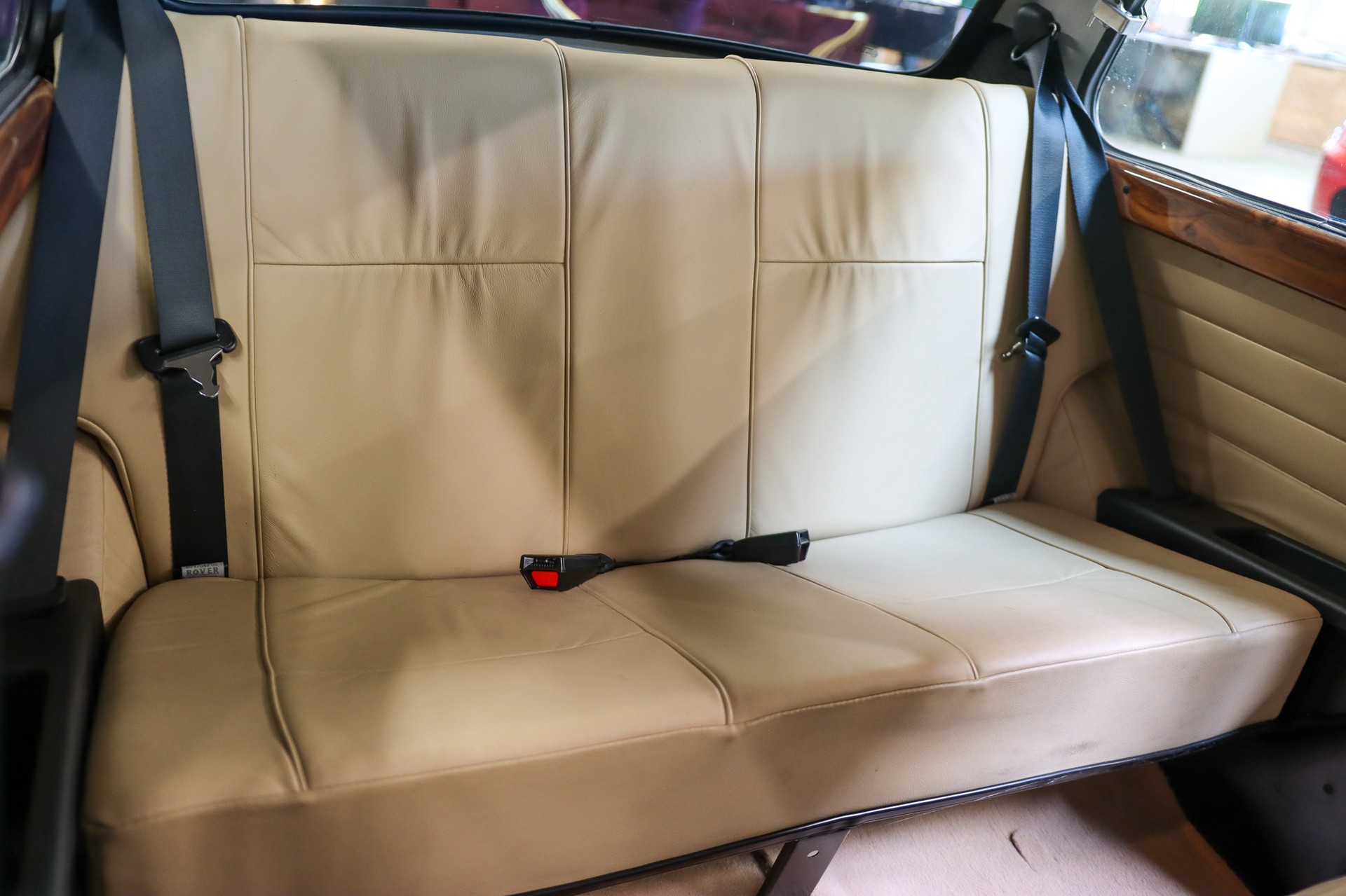 MINI Cooper 1.3i High Specification-image-11