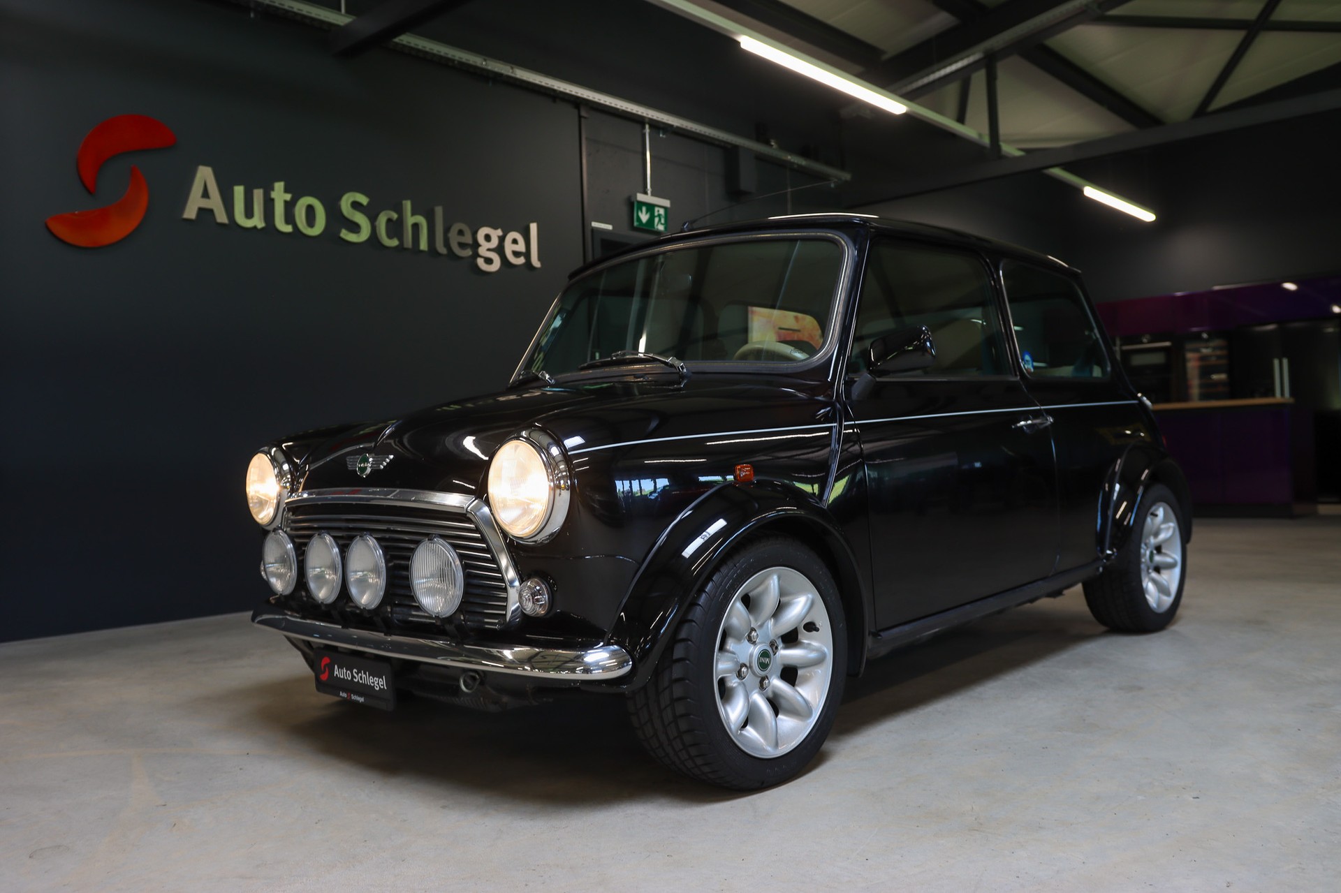 MINI Cooper 1.3i High Specification-image-7