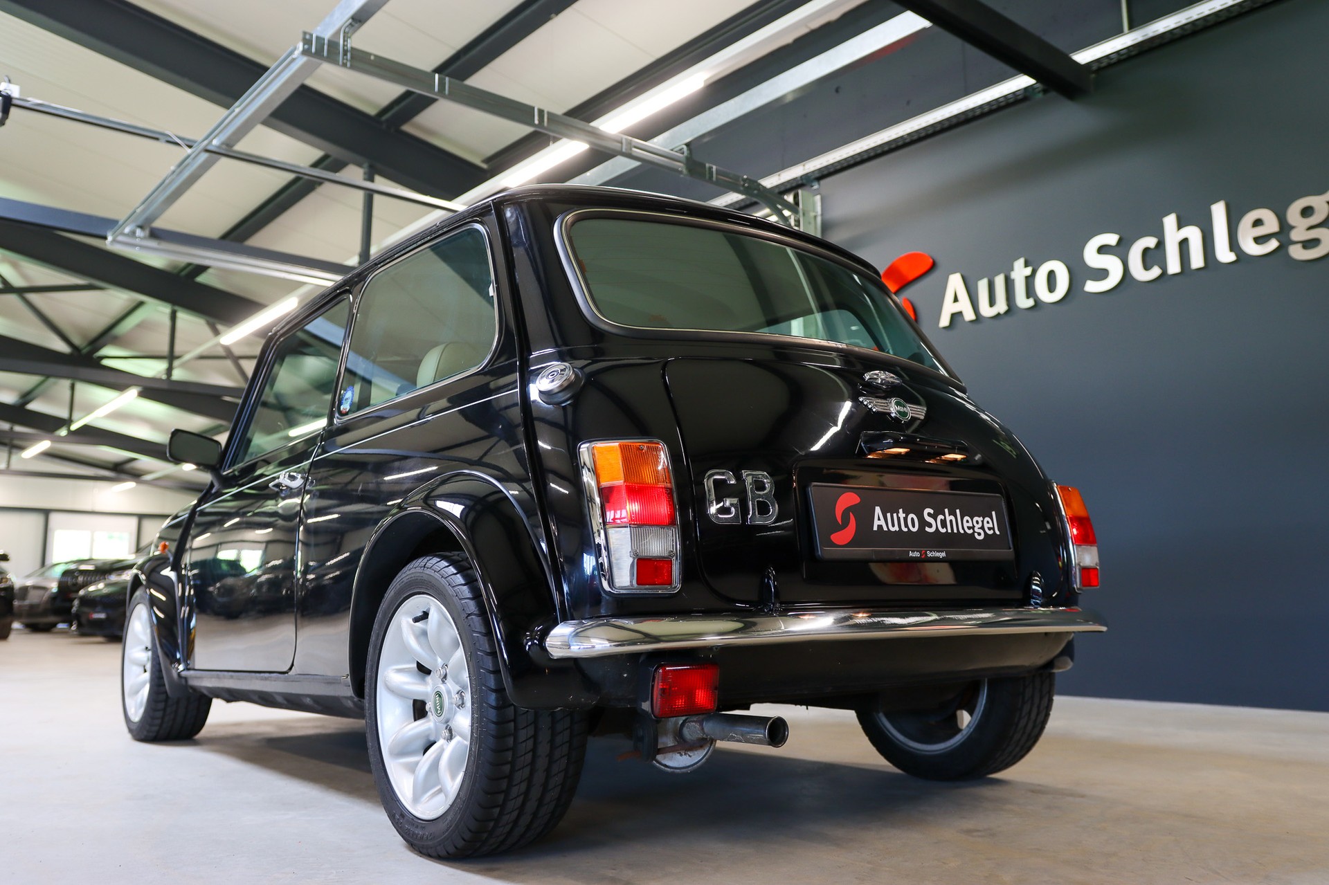 MINI Cooper 1.3i High Specification-image-8