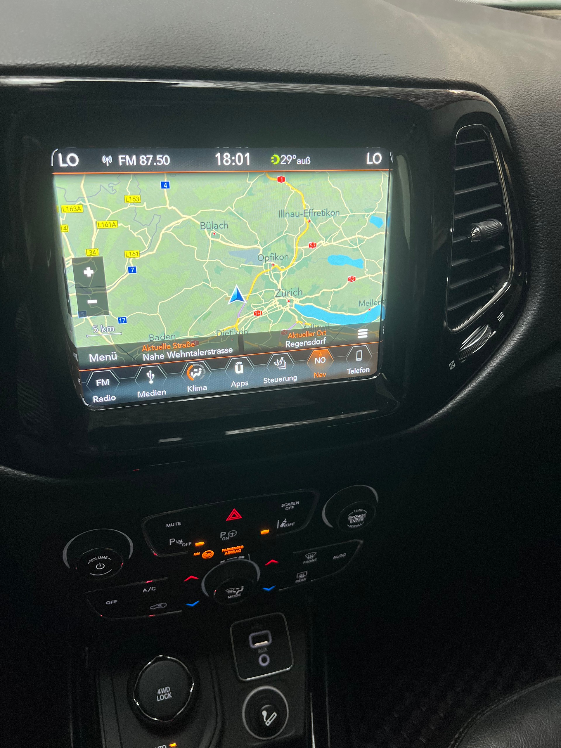 JEEP Compass 1.4 Turbo Limited AWD 9ATX-showroom-element-3