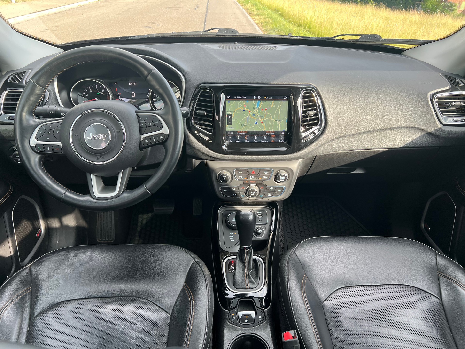 JEEP Compass 1.4 Turbo Limited AWD 9ATX-image-16