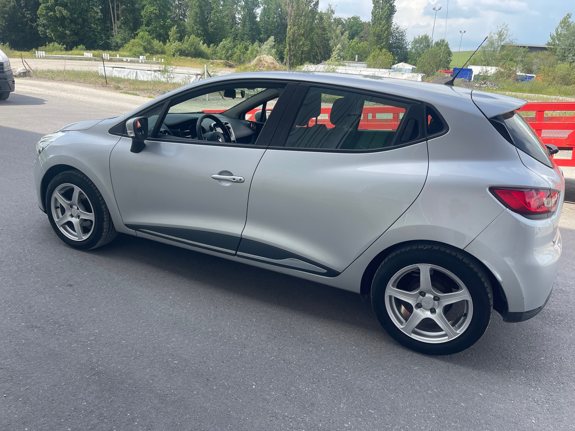 RENAULT Clio 1.2 16V Authentique-image-7
