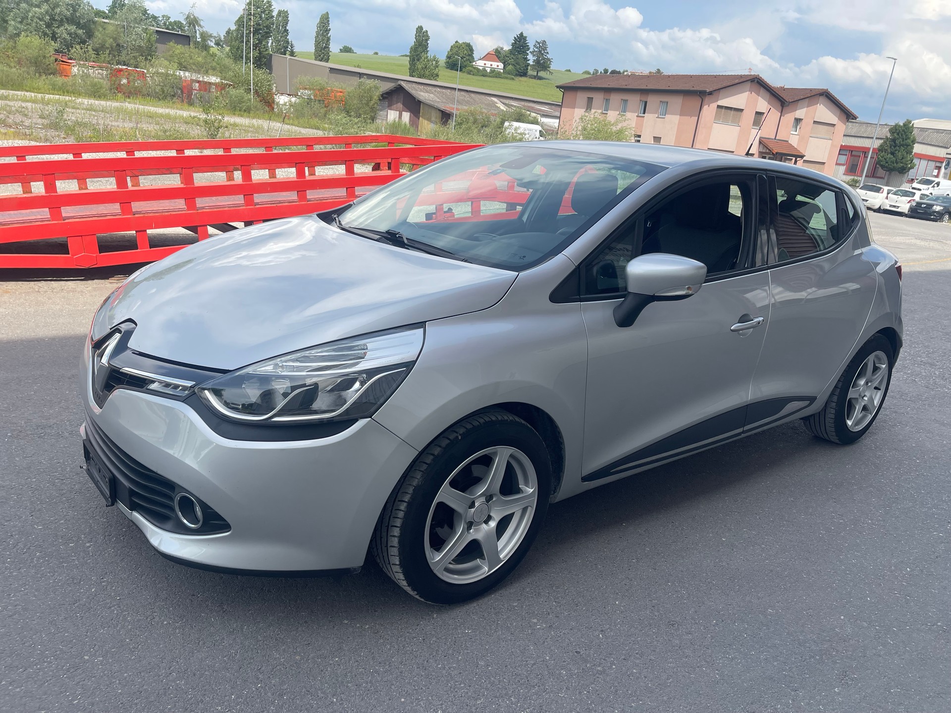 RENAULT Clio 1.2 16V Authentique-image-1