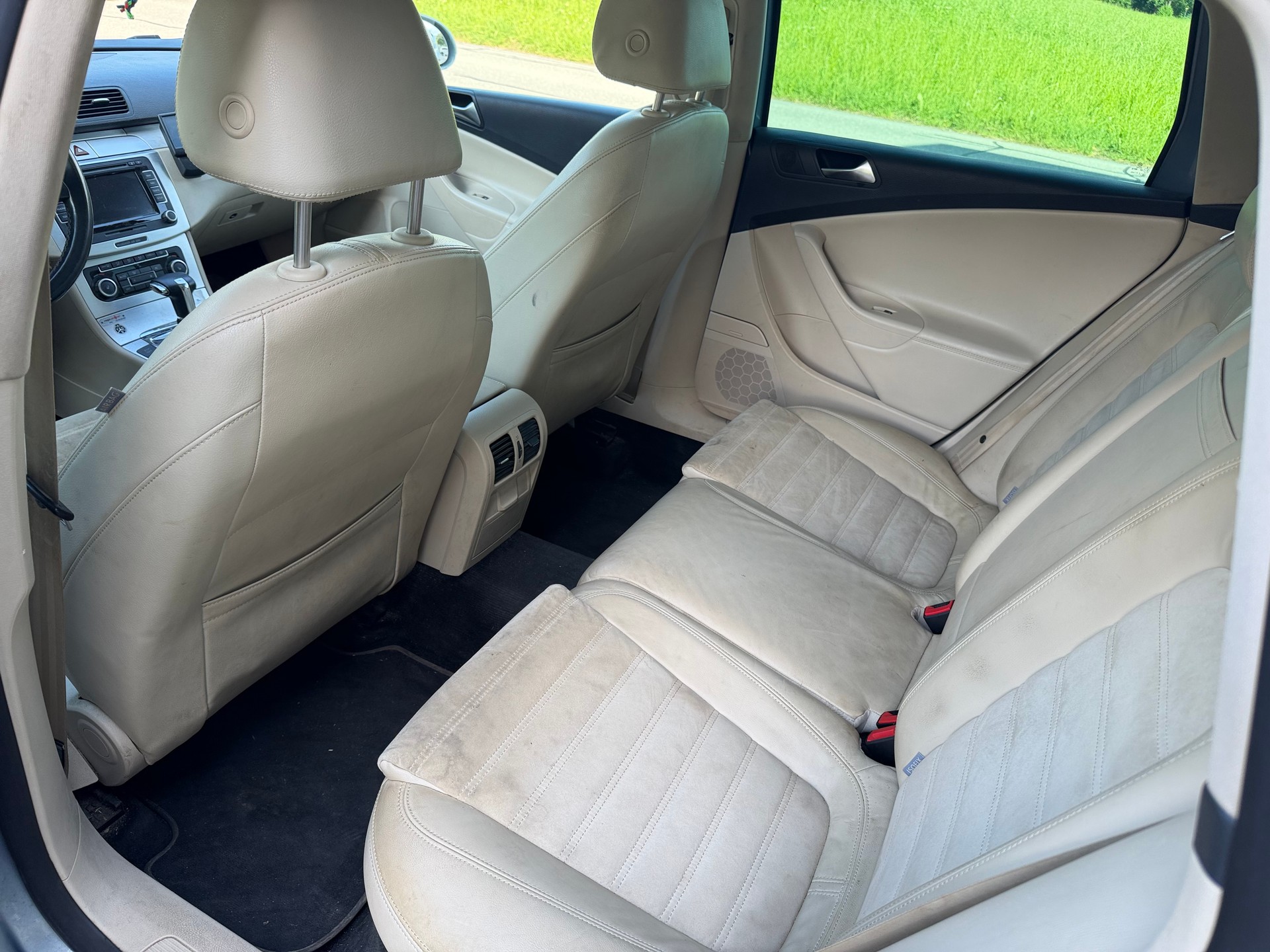 VW Passat Variant 2.0 TDI Highline 4Motion DSG-image-8