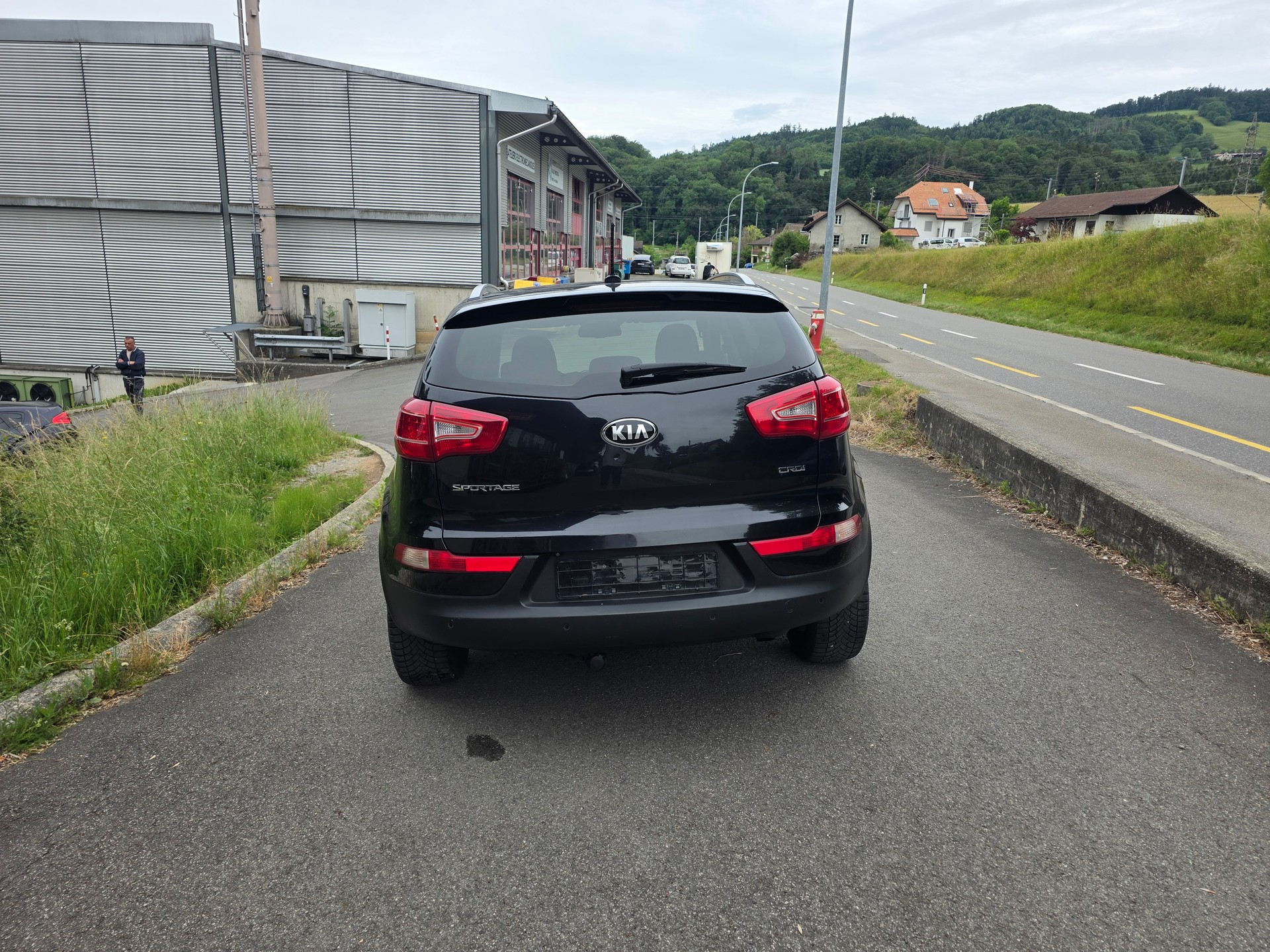 KIA Sportage 2.0 CRDi Trend 4WD Automatic-image-3