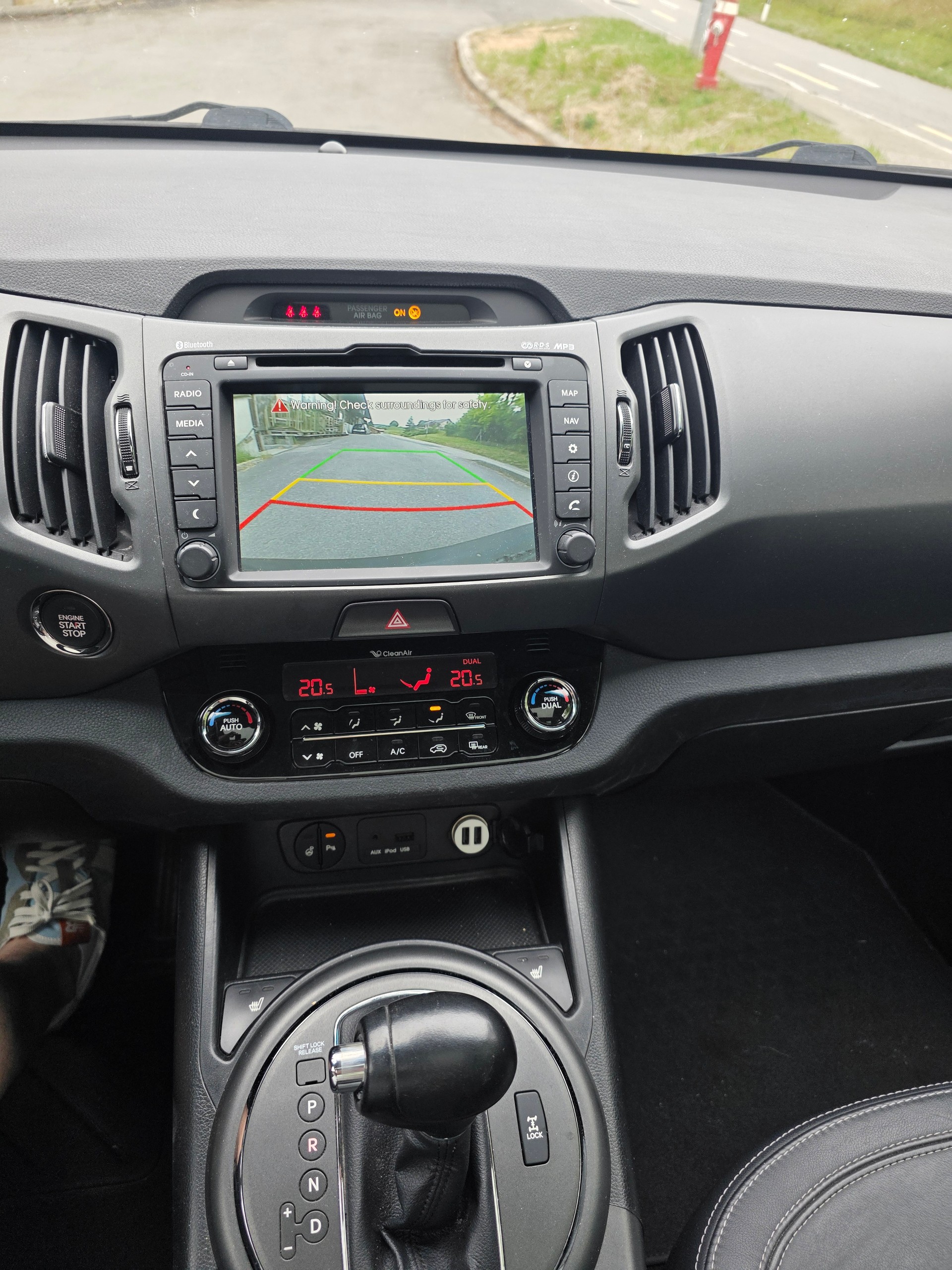 KIA Sportage 2.0 CRDi Trend 4WD Automatic-image-10