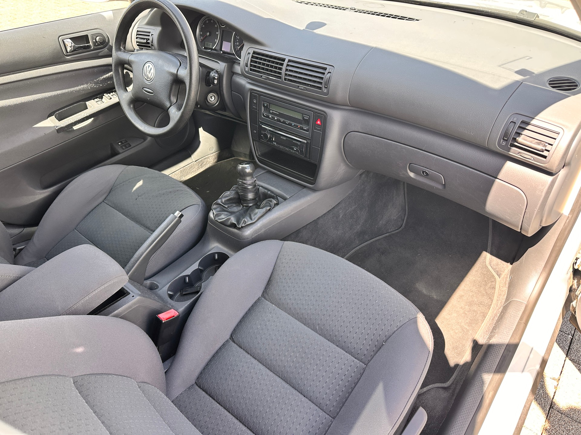 VW PASSAT-showroom-element-2