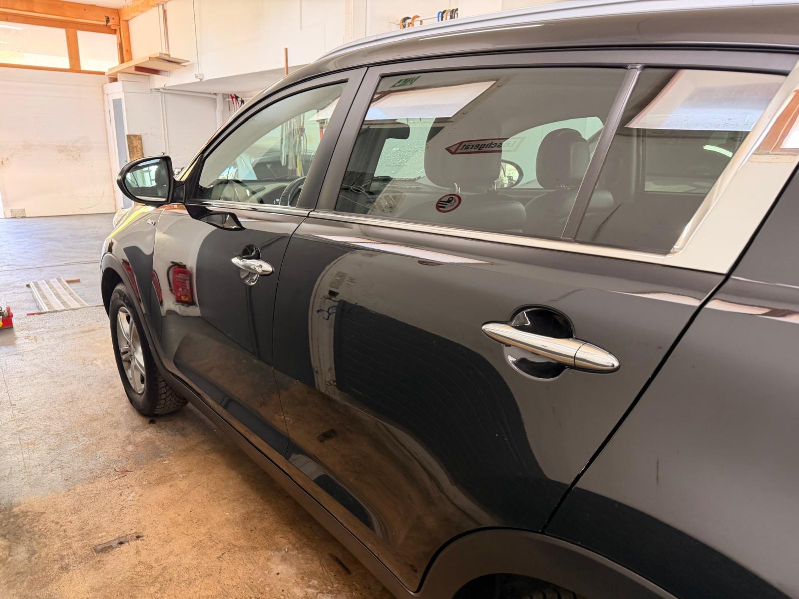 KIA Sportage 2.0 CRDi Style 4WD Automatic-image-3