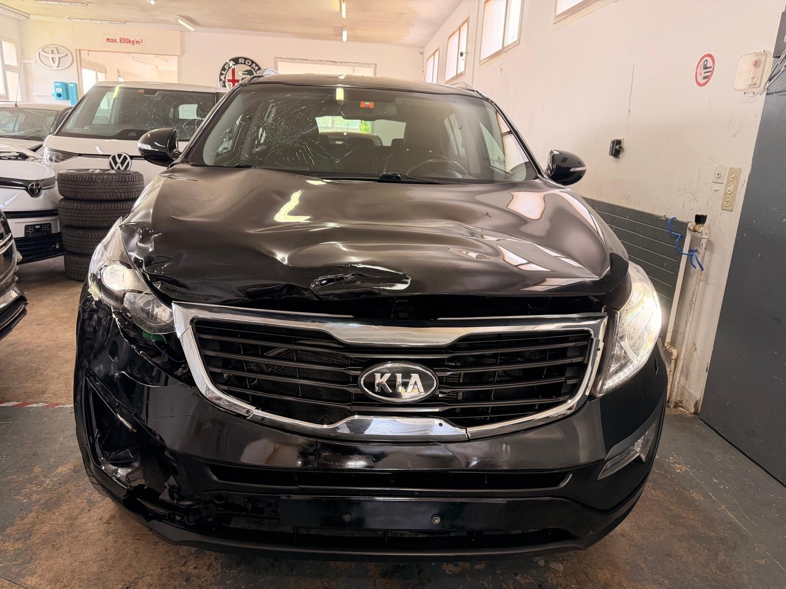 KIA Sportage 2.0 CRDi Style 4WD Automatic-image-5