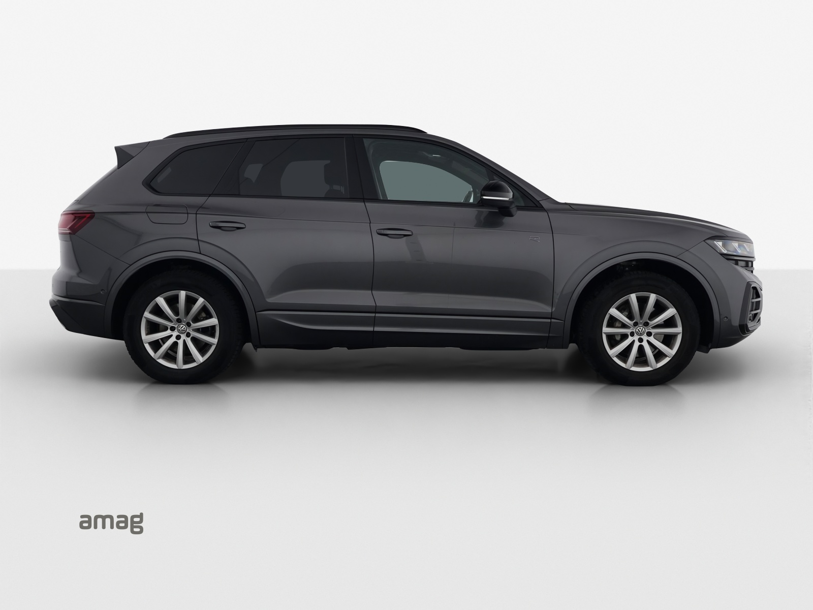 VW Touareg 3.0 TDI R-Line Tiptronic-image-4