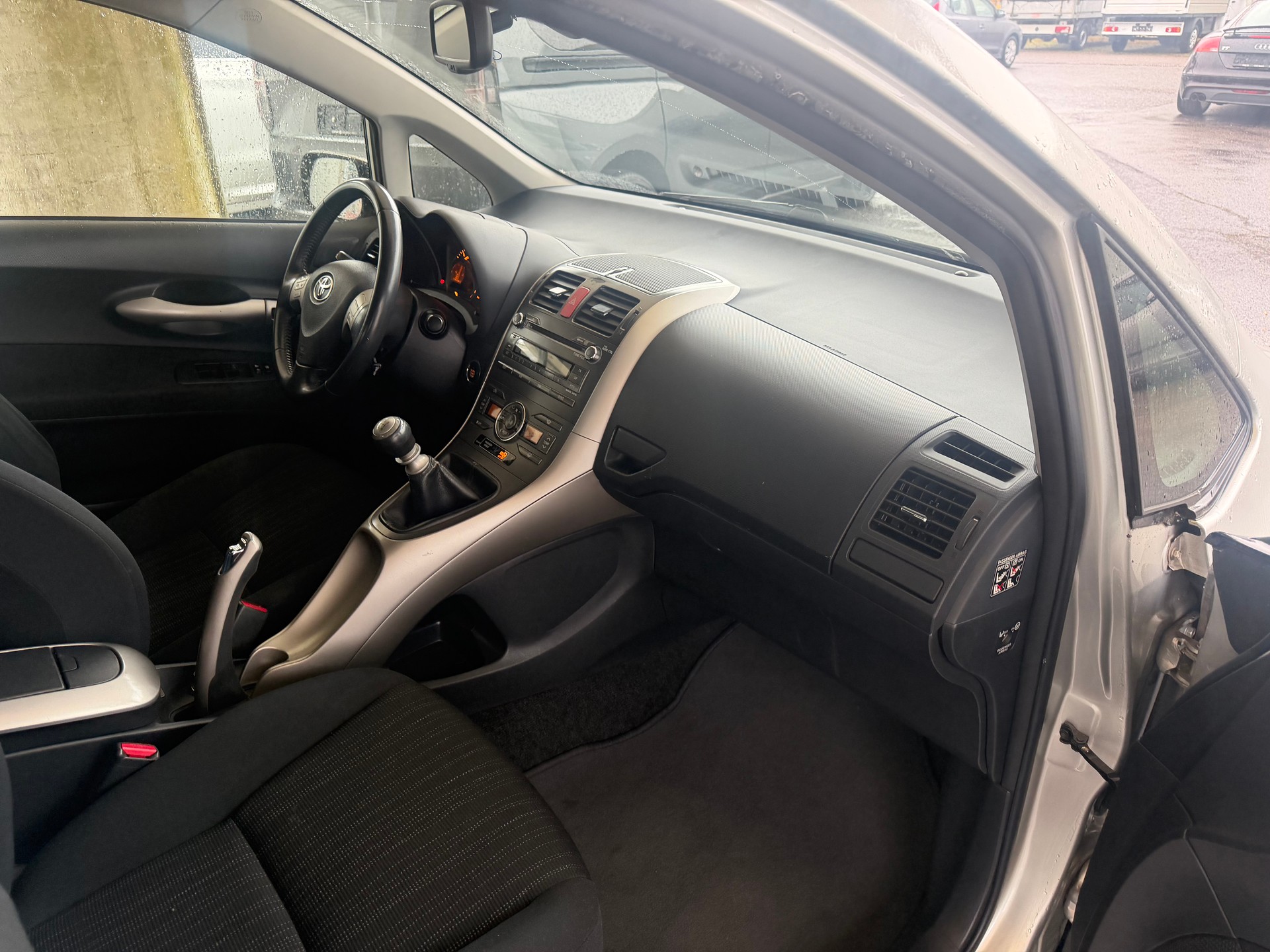 TOYOTA Auris 2.0 D-4D Linea Luna-image-8