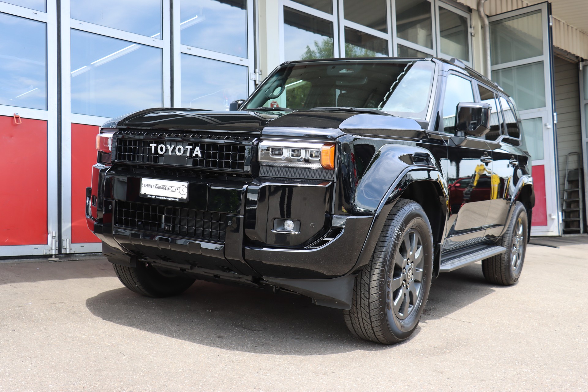 TOYOTA Land Cruiser 2.8TD 48V Style-showroom-element-1