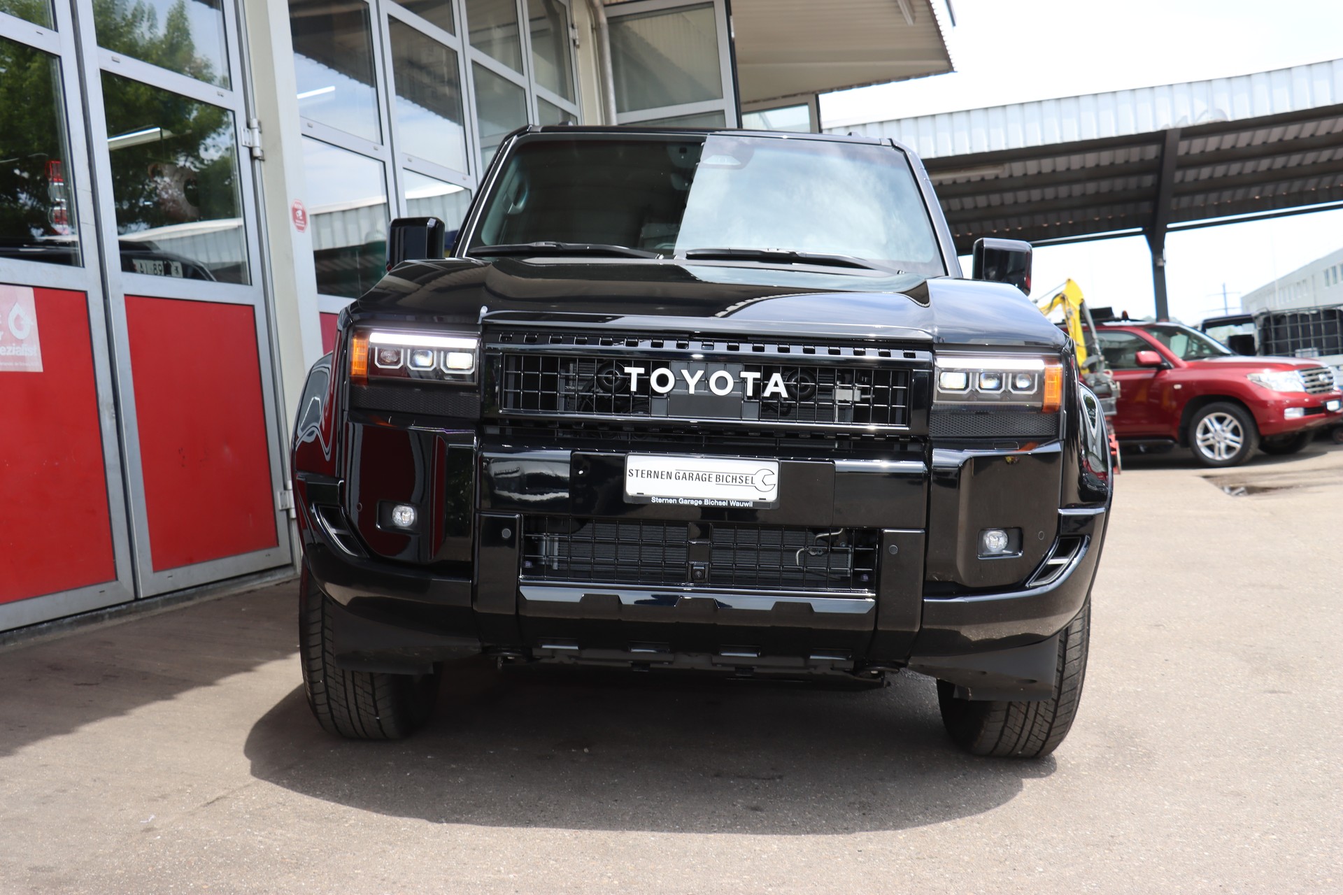 TOYOTA Land Cruiser 2.8TD 48V Style-showroom-element-2