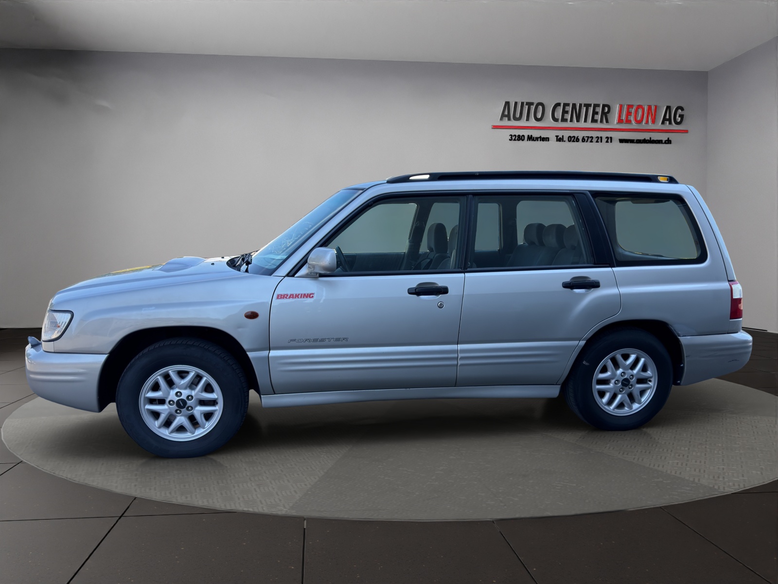 SUBARU Forester 2.0 Turbo Club A-showroom-element-2