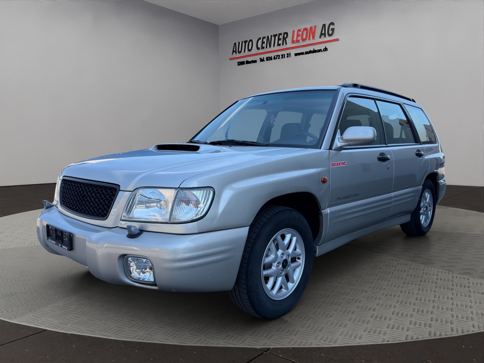 SUBARU Forester 2.0 Turbo Club A-showroom-element-1