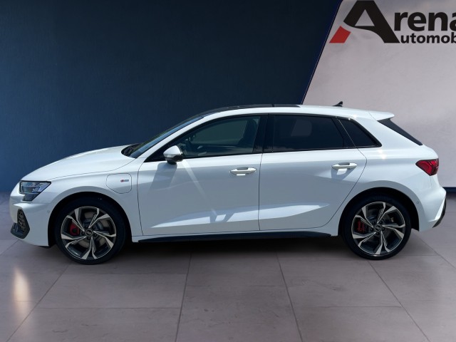 AUDI A3 Sportback TFSI e 200 kW S line Attraction S tronic-showroom-element-1