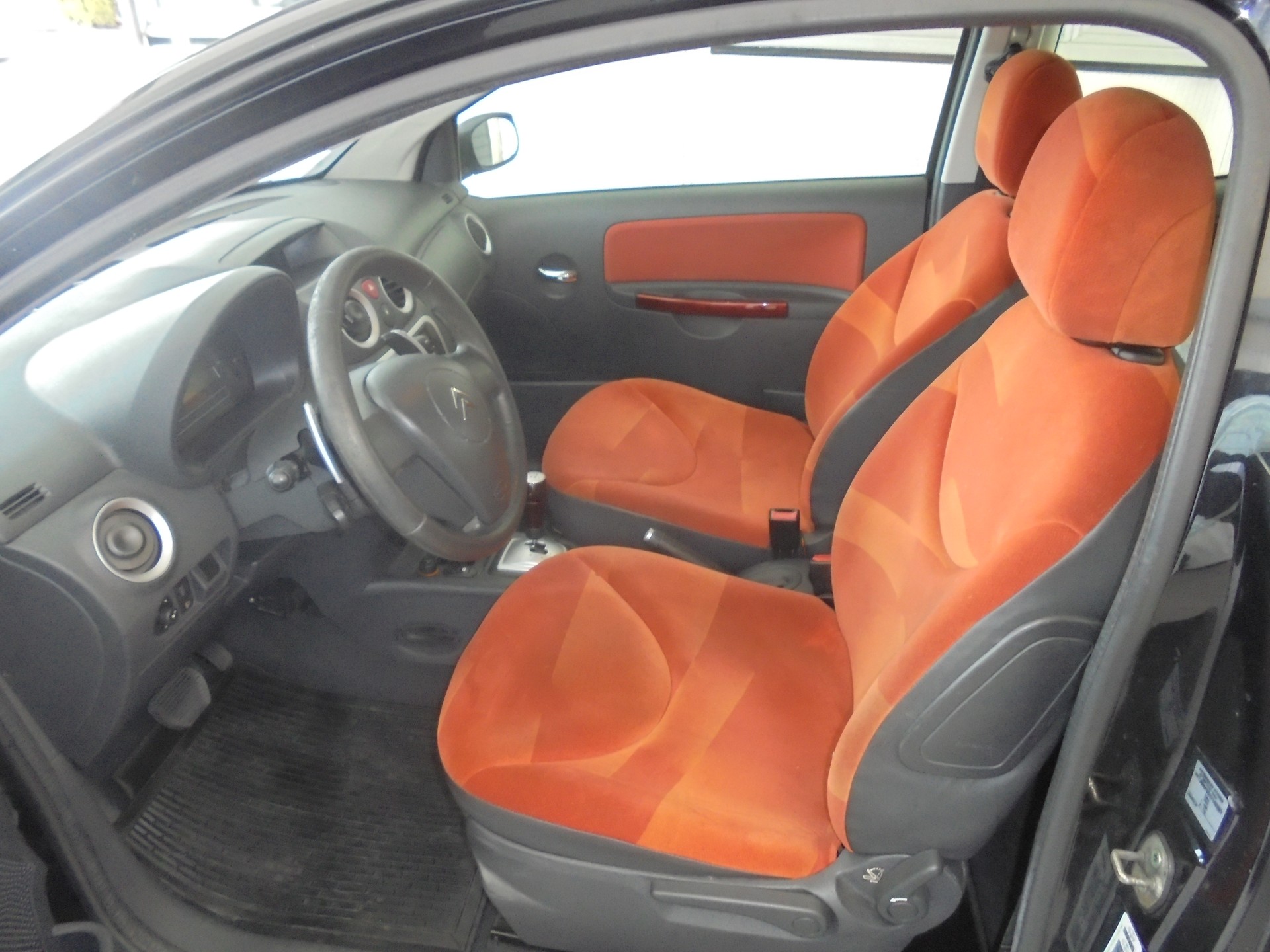 CITROEN C2 1.4i Exclusive-image-4