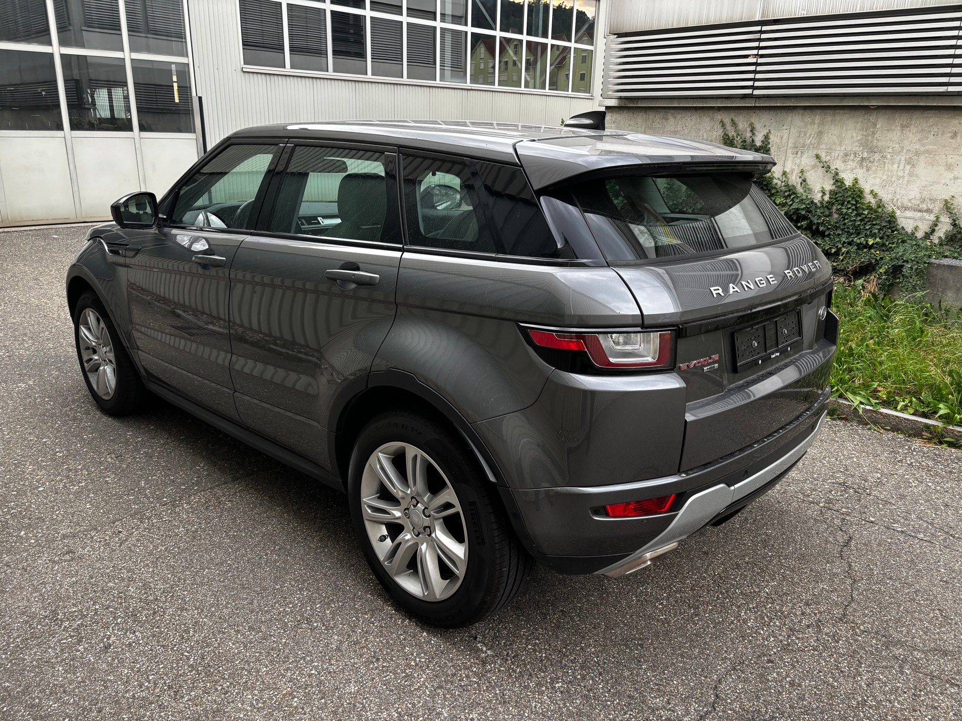 LAND ROVER Range Rover Evoque 2.0 TD4 HSE-image-4