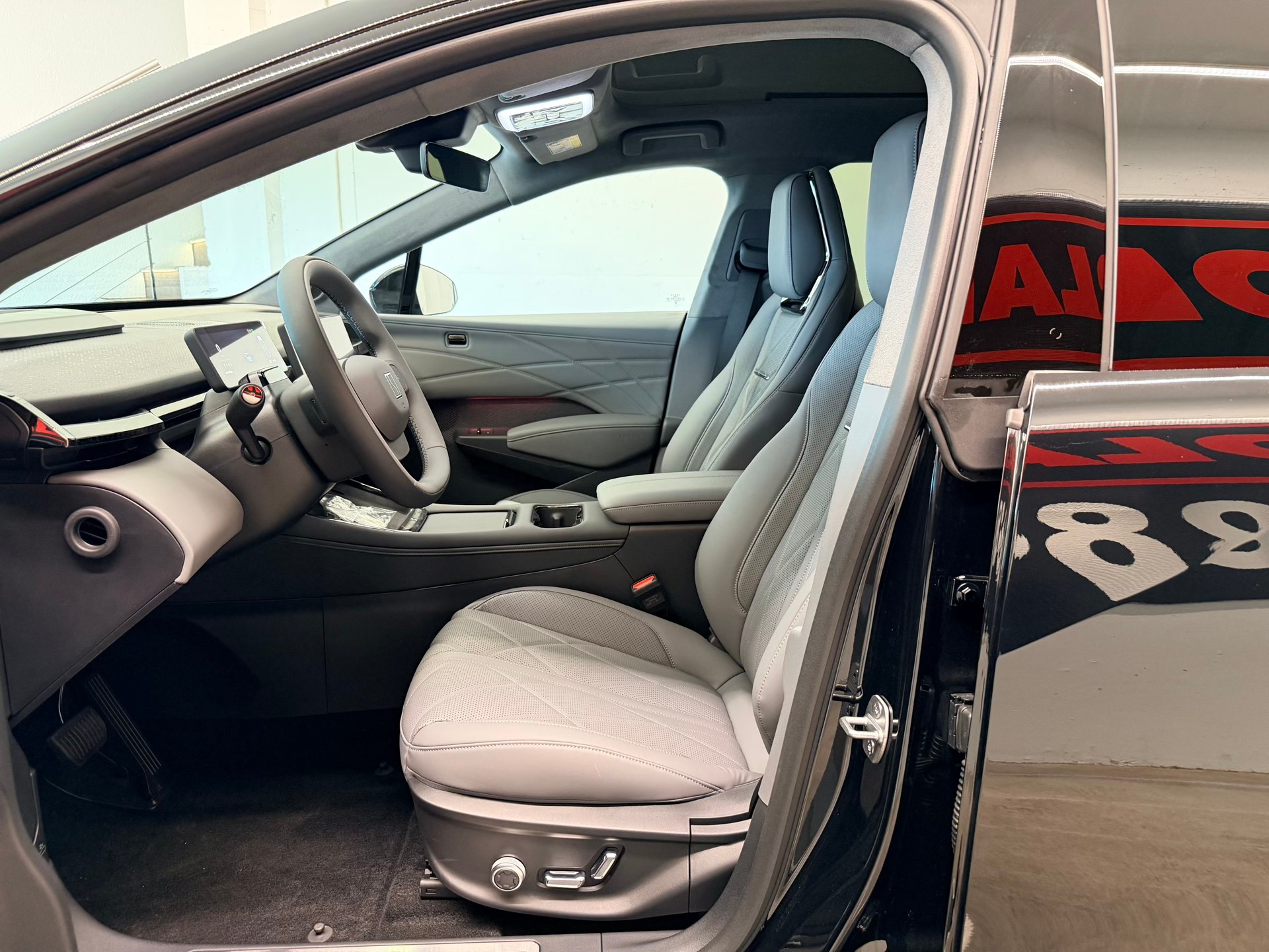 ZEEKR X 69kWh Privilege AWD-image-14