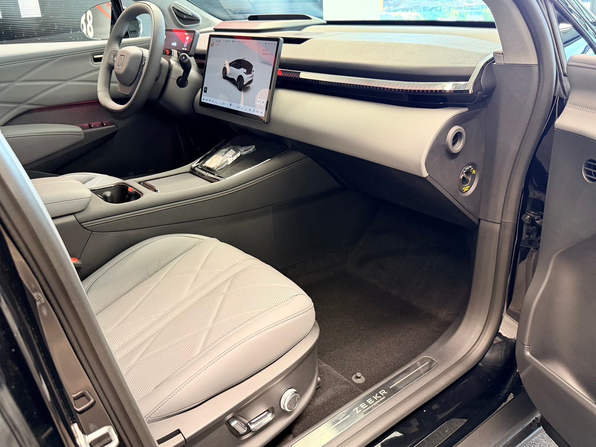 ZEEKR X 69kWh Privilege AWD-image-21