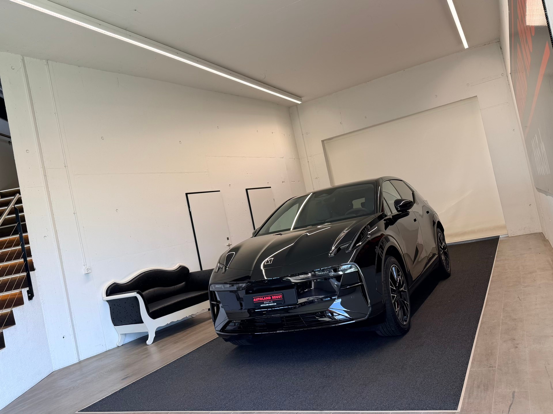 ZEEKR X 69kWh Privilege AWD-showroom-element-2