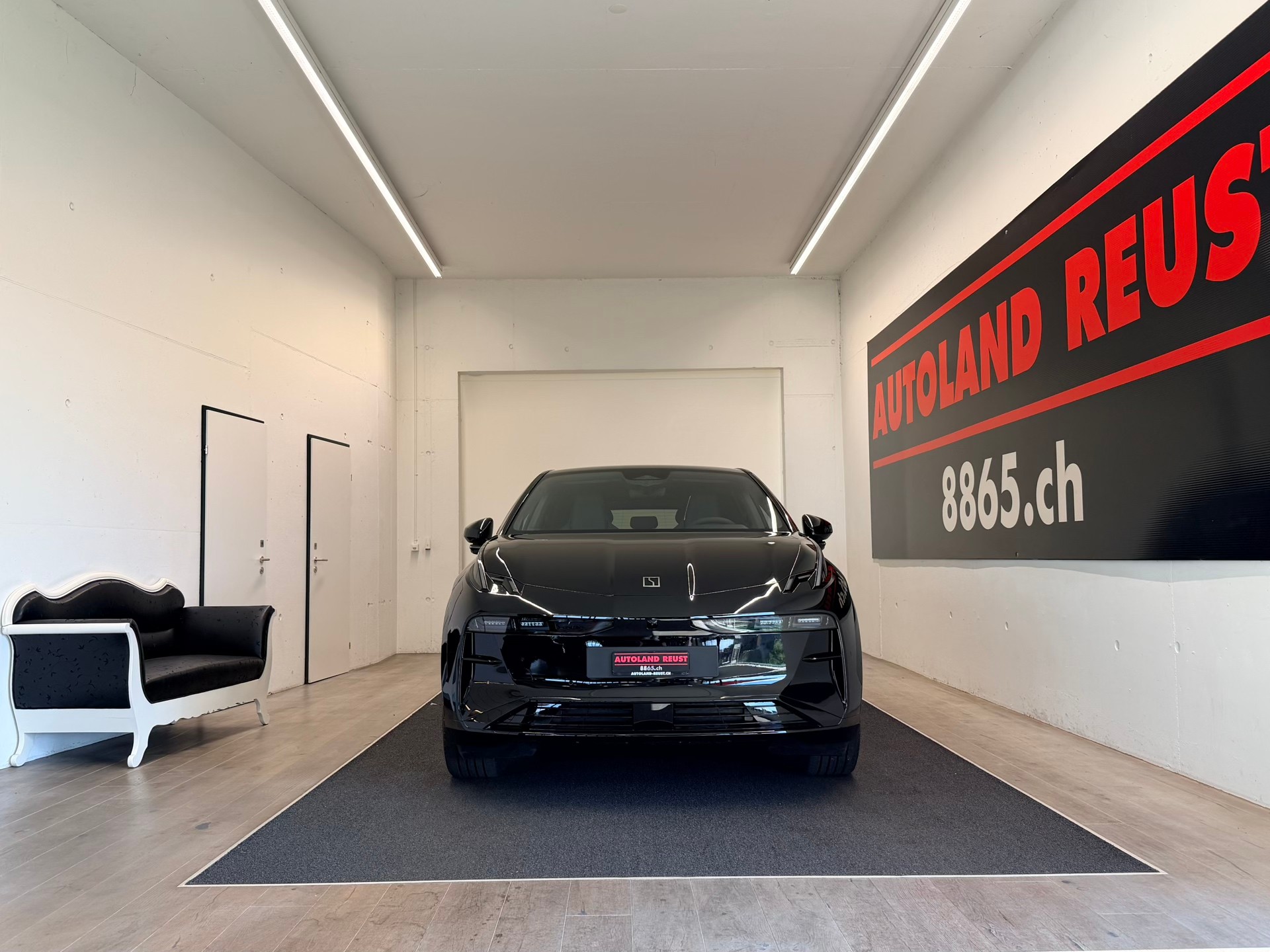 ZEEKR X 69kWh Privilege AWD-showroom-element-1