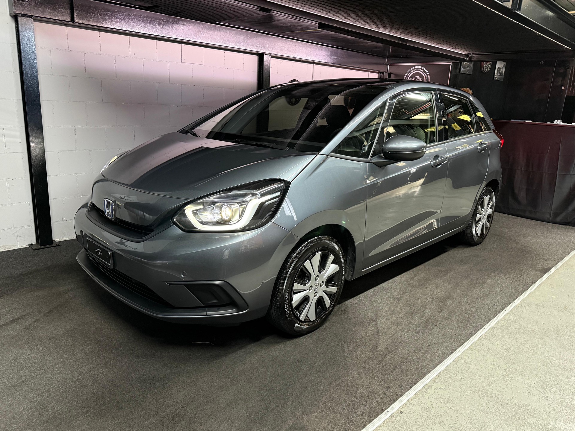 HONDA Jazz 1.5i-MMD Elegance E-CVT-showroom-element-1