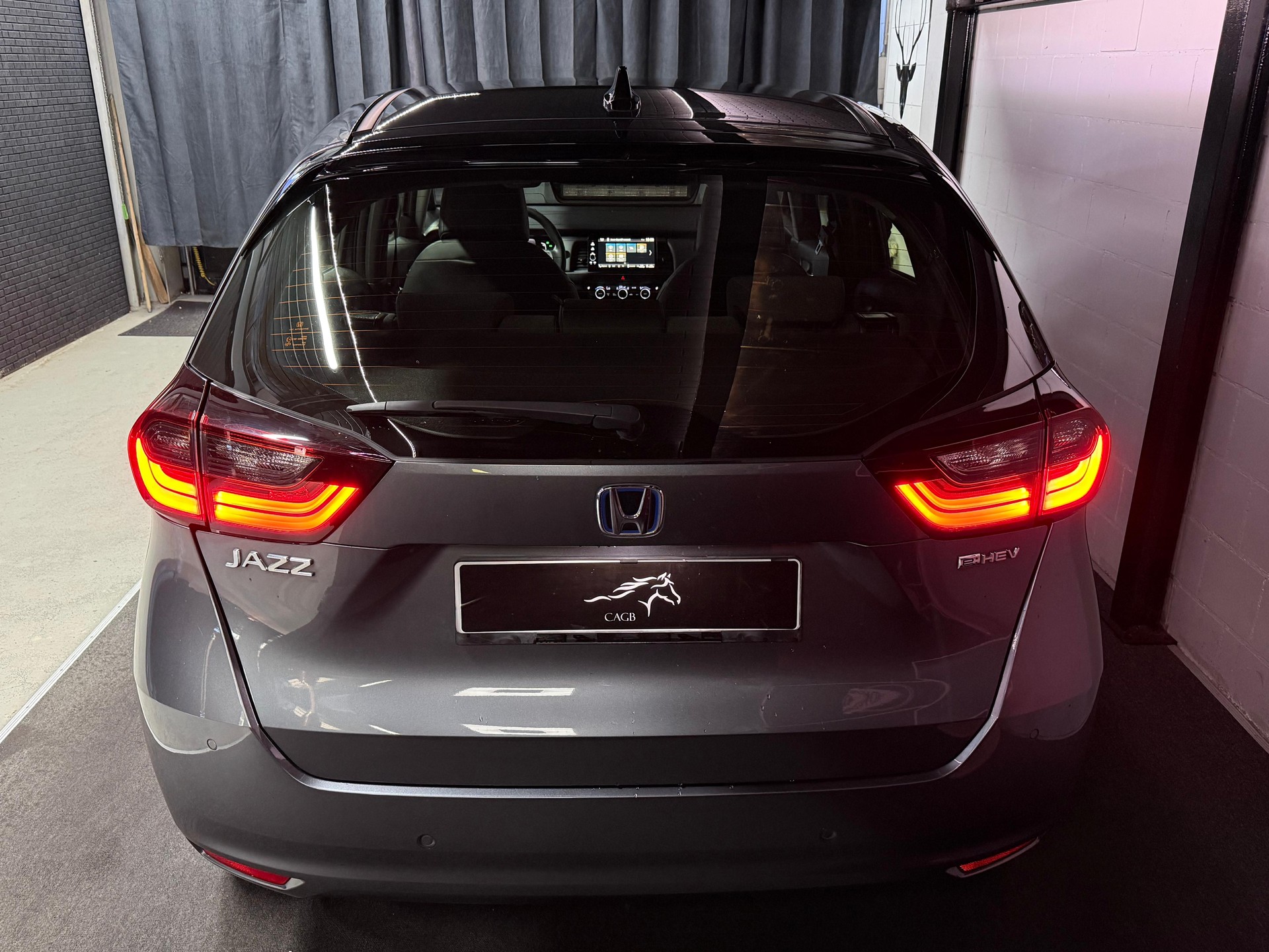 HONDA Jazz 1.5i-MMD Elegance E-CVT-showroom-element-3