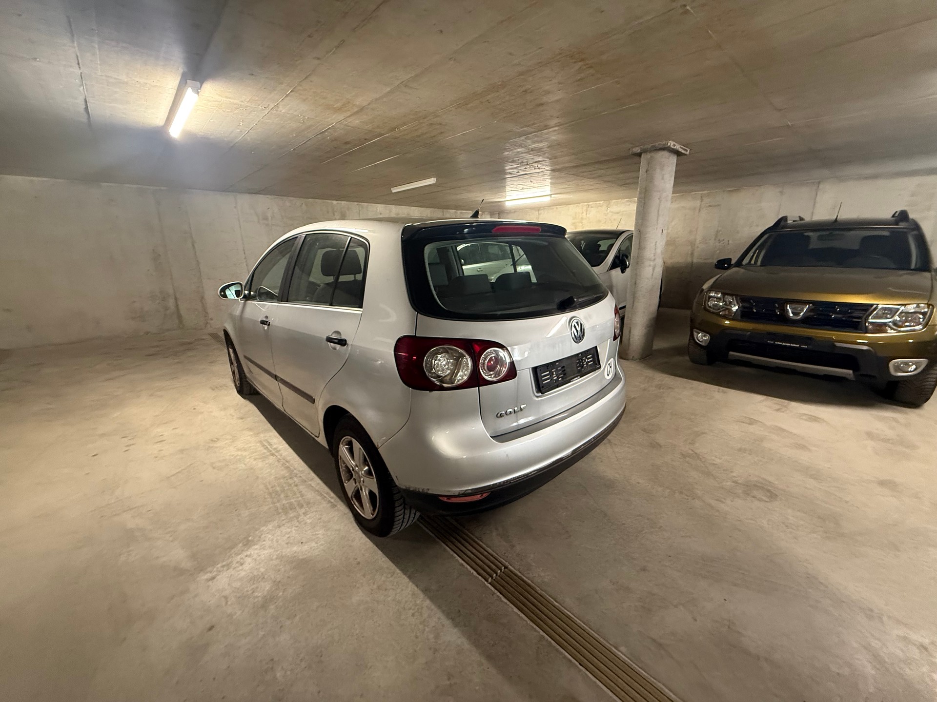 VW Golf Plus 1.6 FSI Sportline-image-5