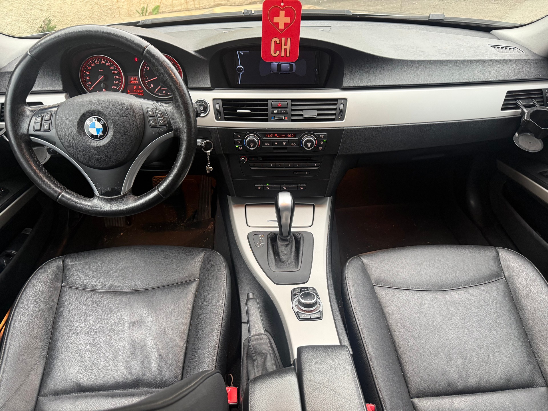 BMW 325i x-Drive Steptronic-image-9