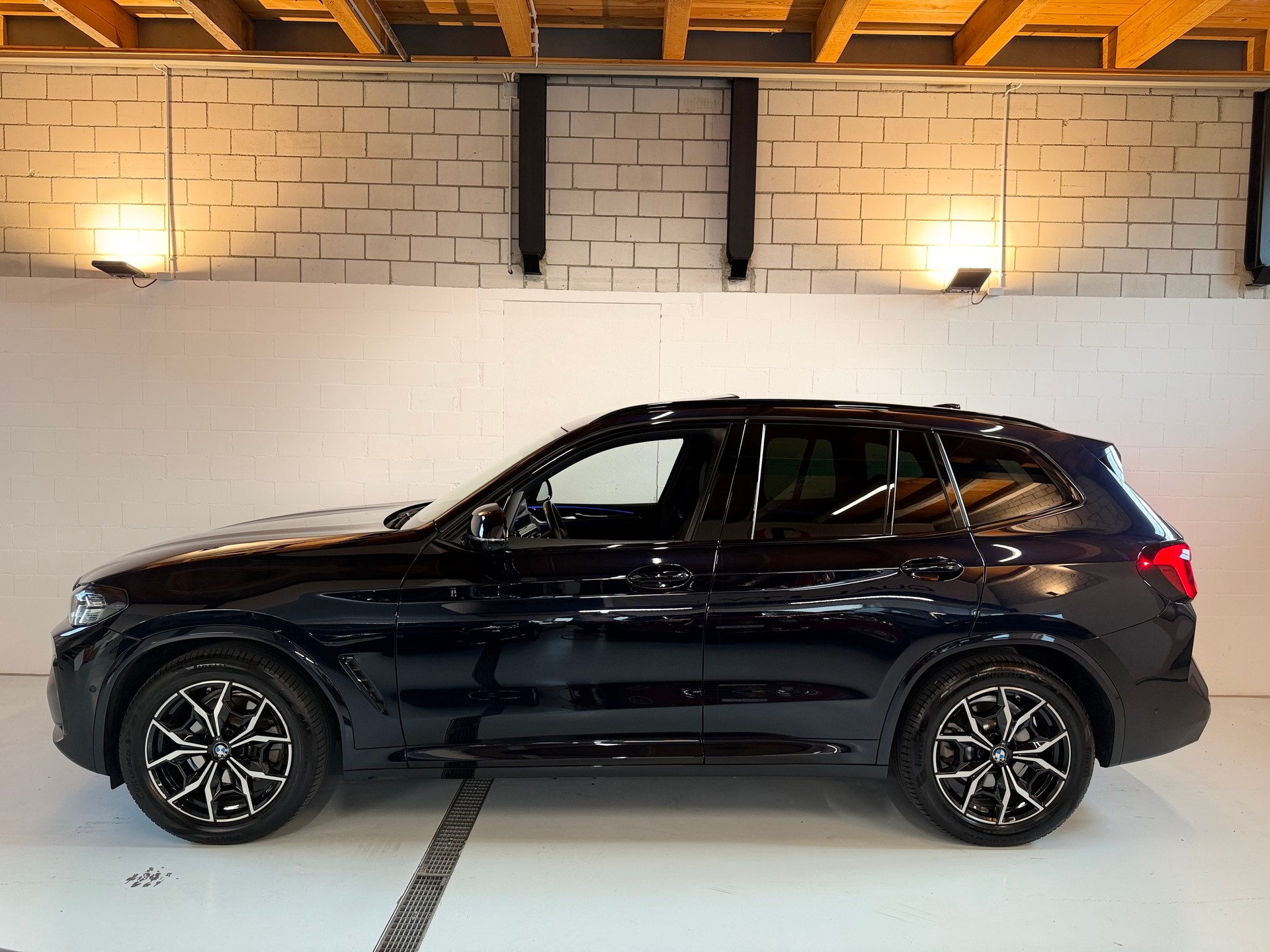 BMW X3 xDrive 48V 20d M Sport-showroom-element-3
