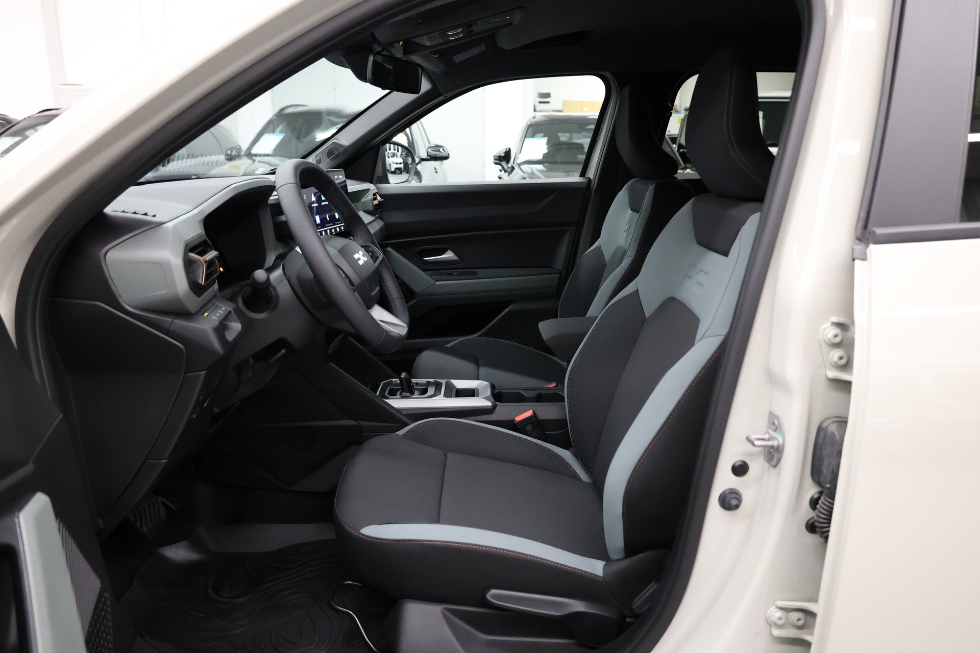 DACIA Duster 1.8 Hybrid Extreme-image-16