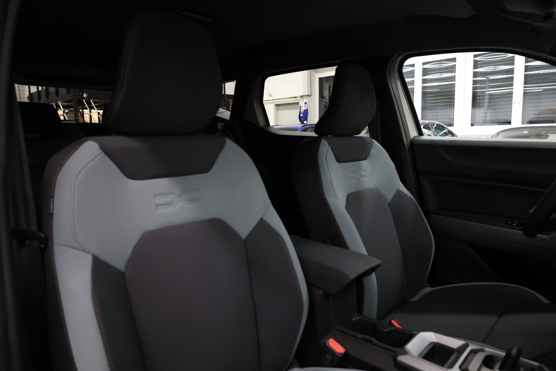 DACIA Duster 1.8 Hybrid Extreme-image-19