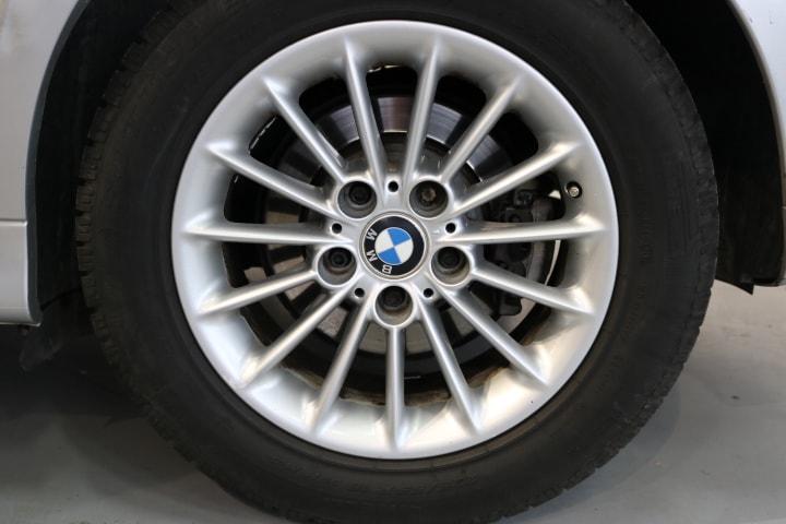 BMW 523i-image-25